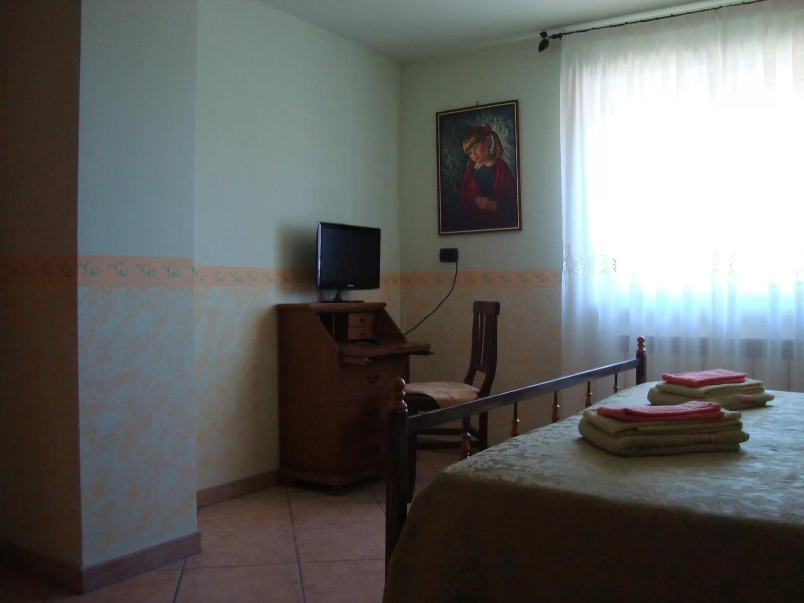 TV and multimedia, TV/Entertainment Center in B&B Esperança