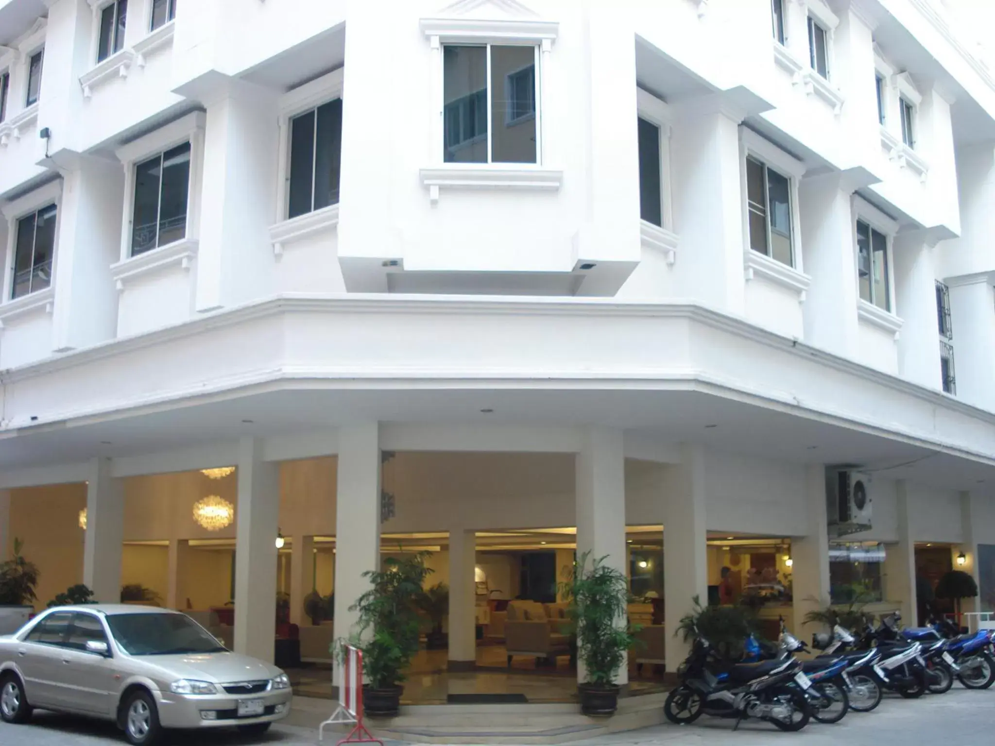 Facade/entrance, Property Building in LK Mansion