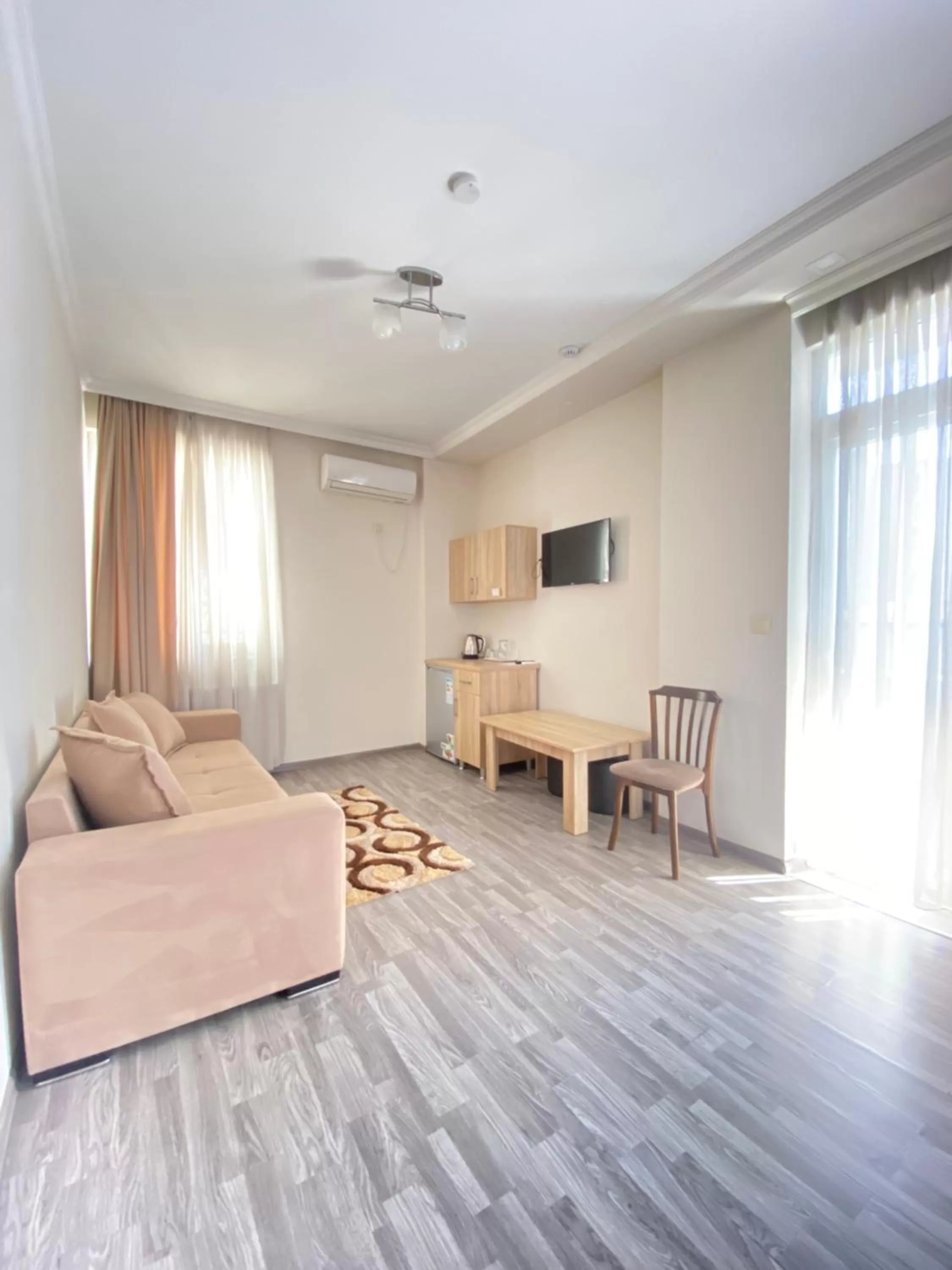 Seating Area in Hotel Garanti