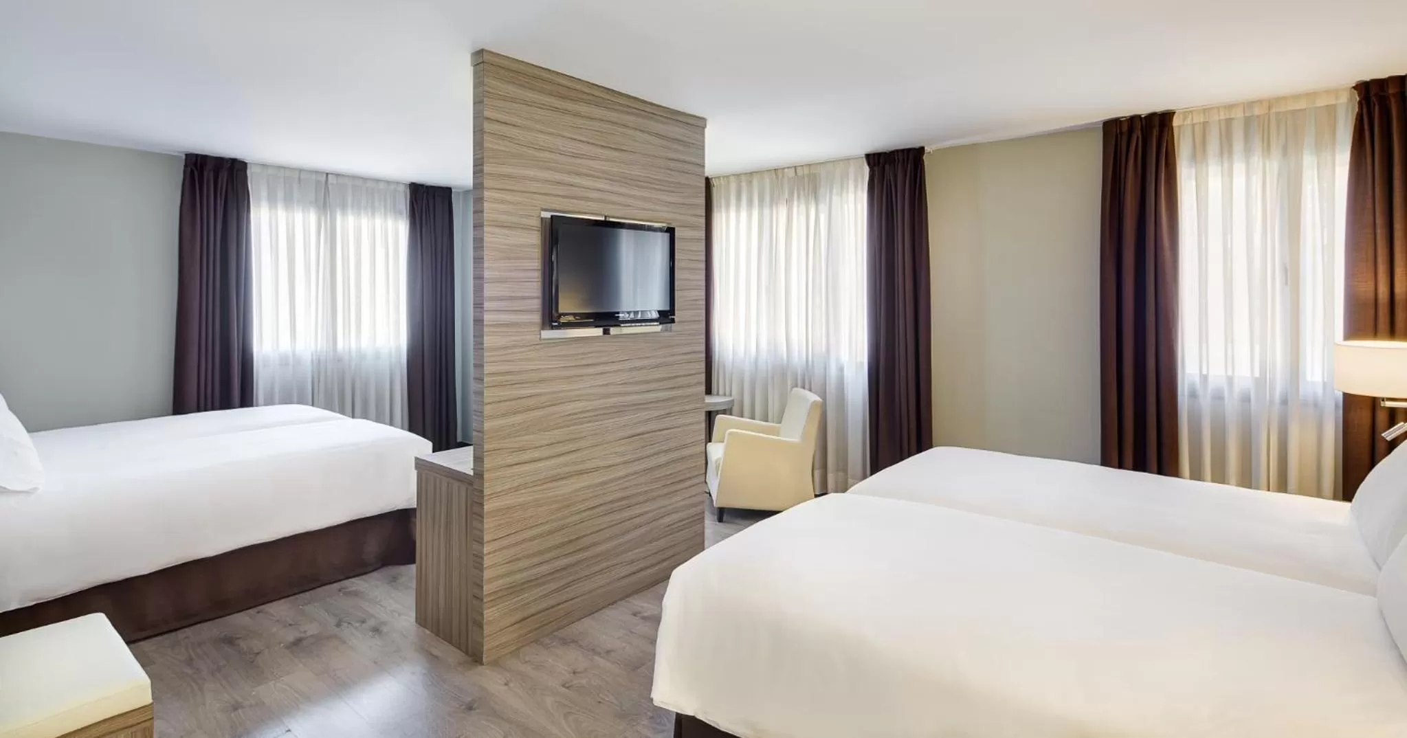 Bed in Gran Hotel Luna de Granada