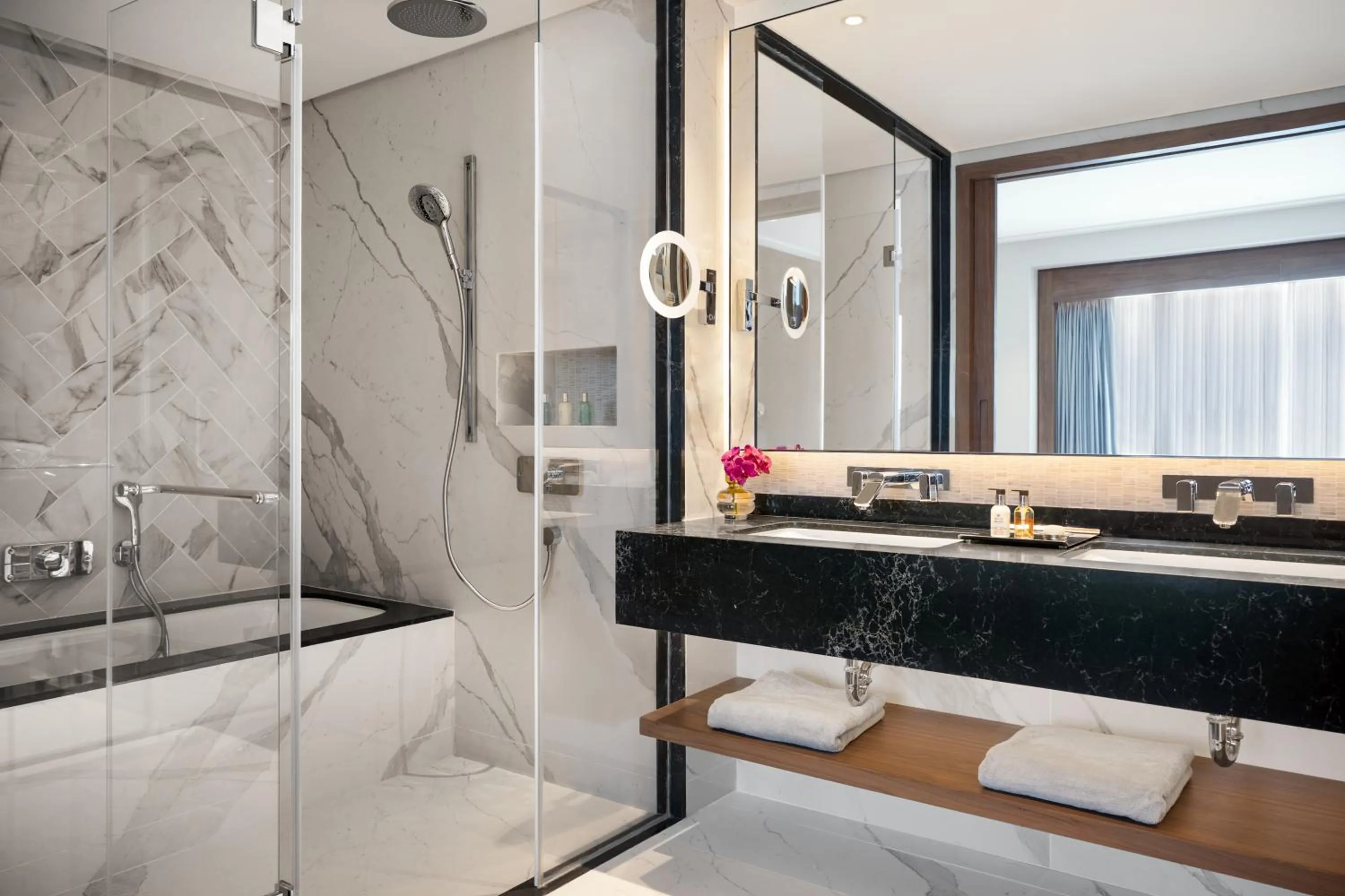 Shower in The David Kempinski Tel Aviv