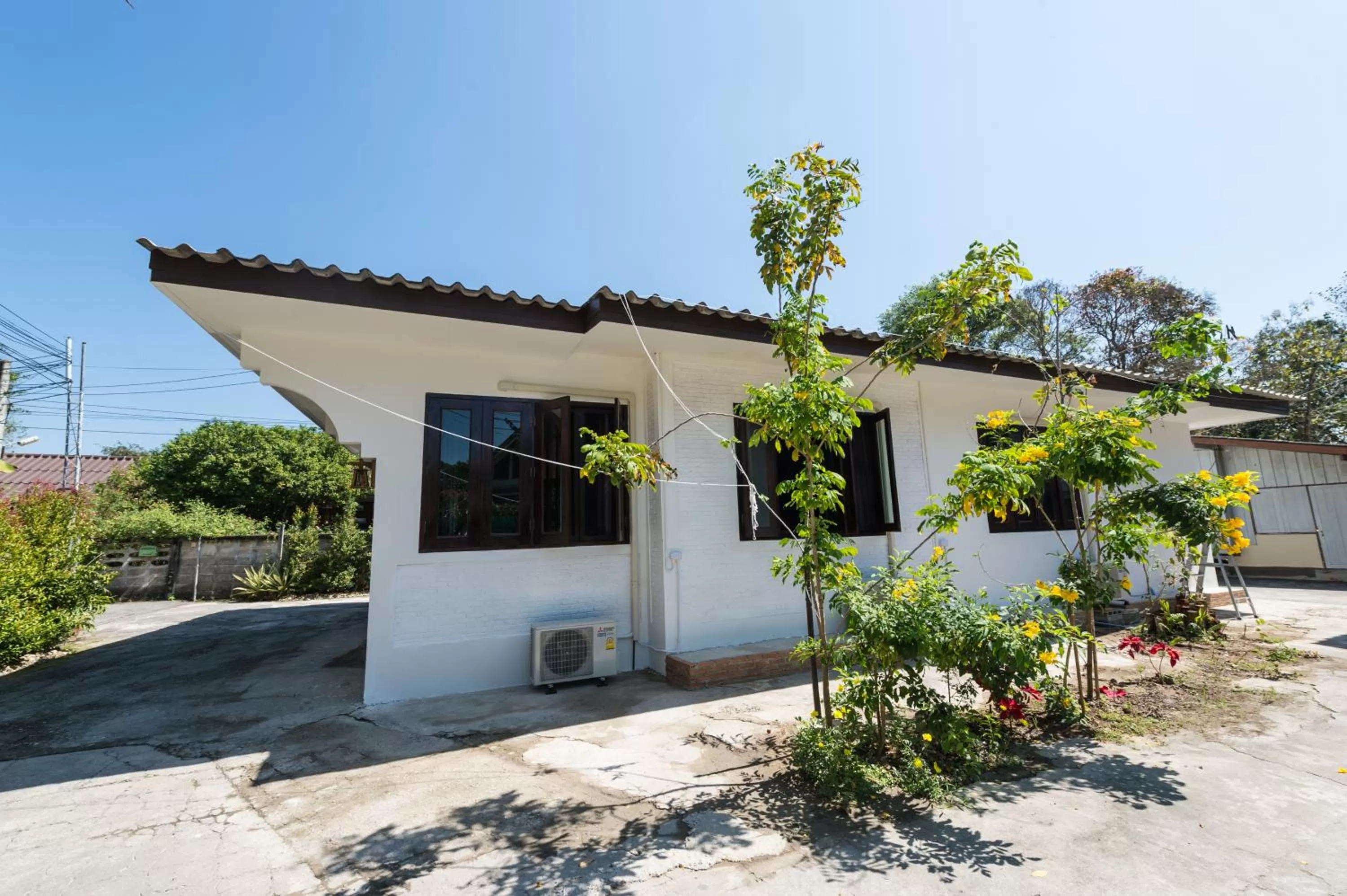 Property building in Huan Amphan