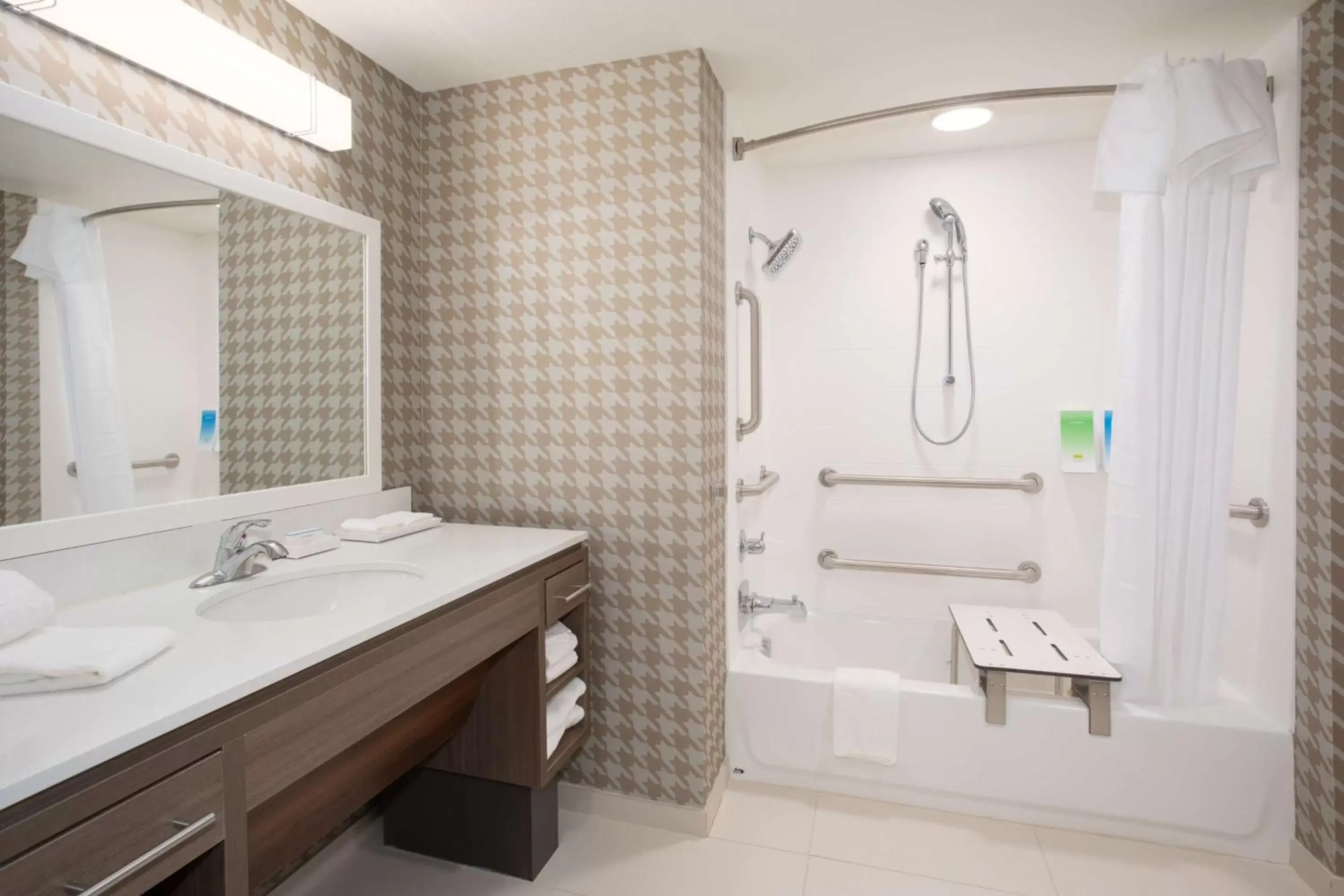 Bathroom in Home2 Suites By Hilton Omaha Un Medical Ctr Area