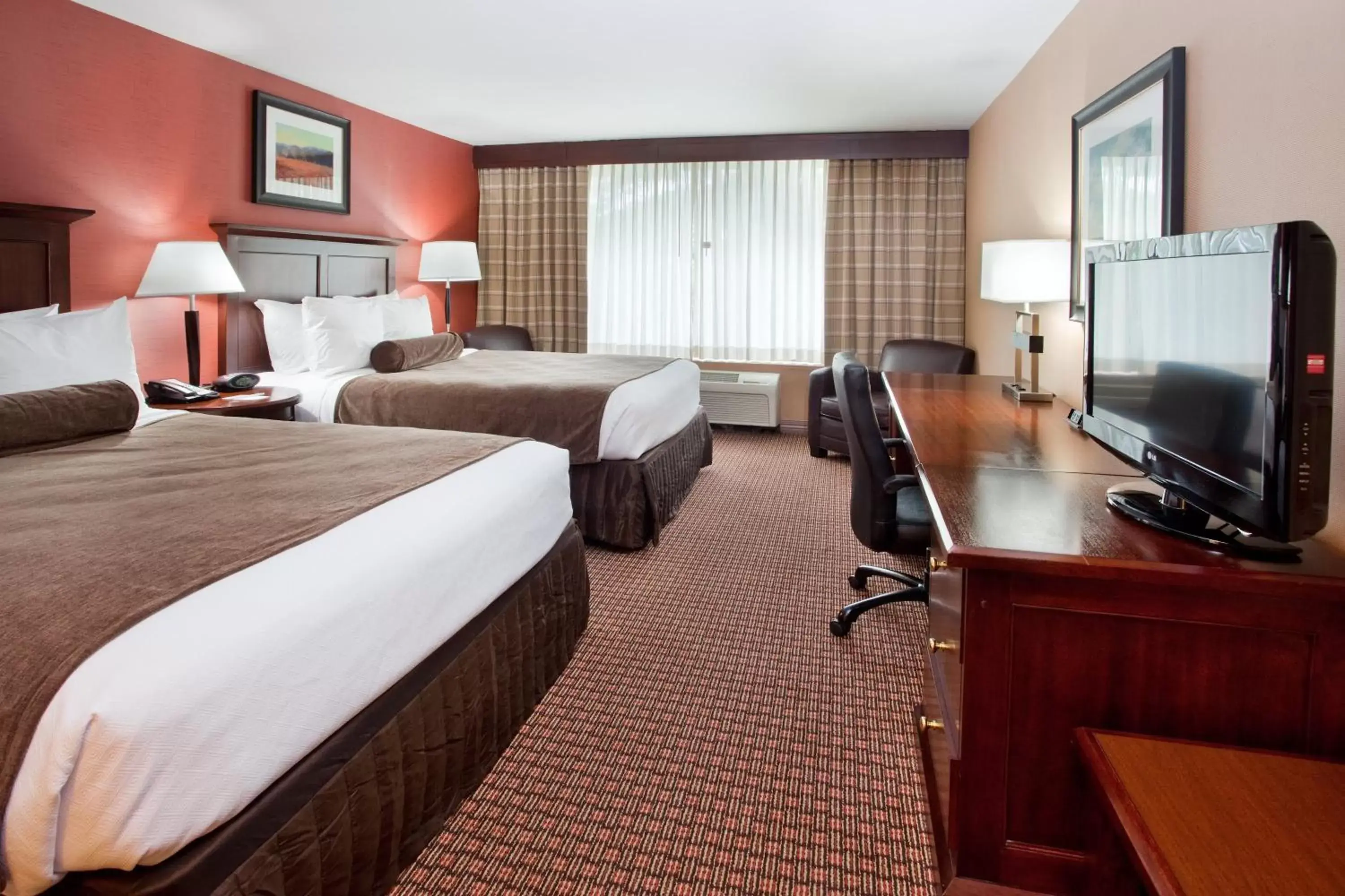 Photo of the whole room in Ramada by Wyndham Cleveland Independence
