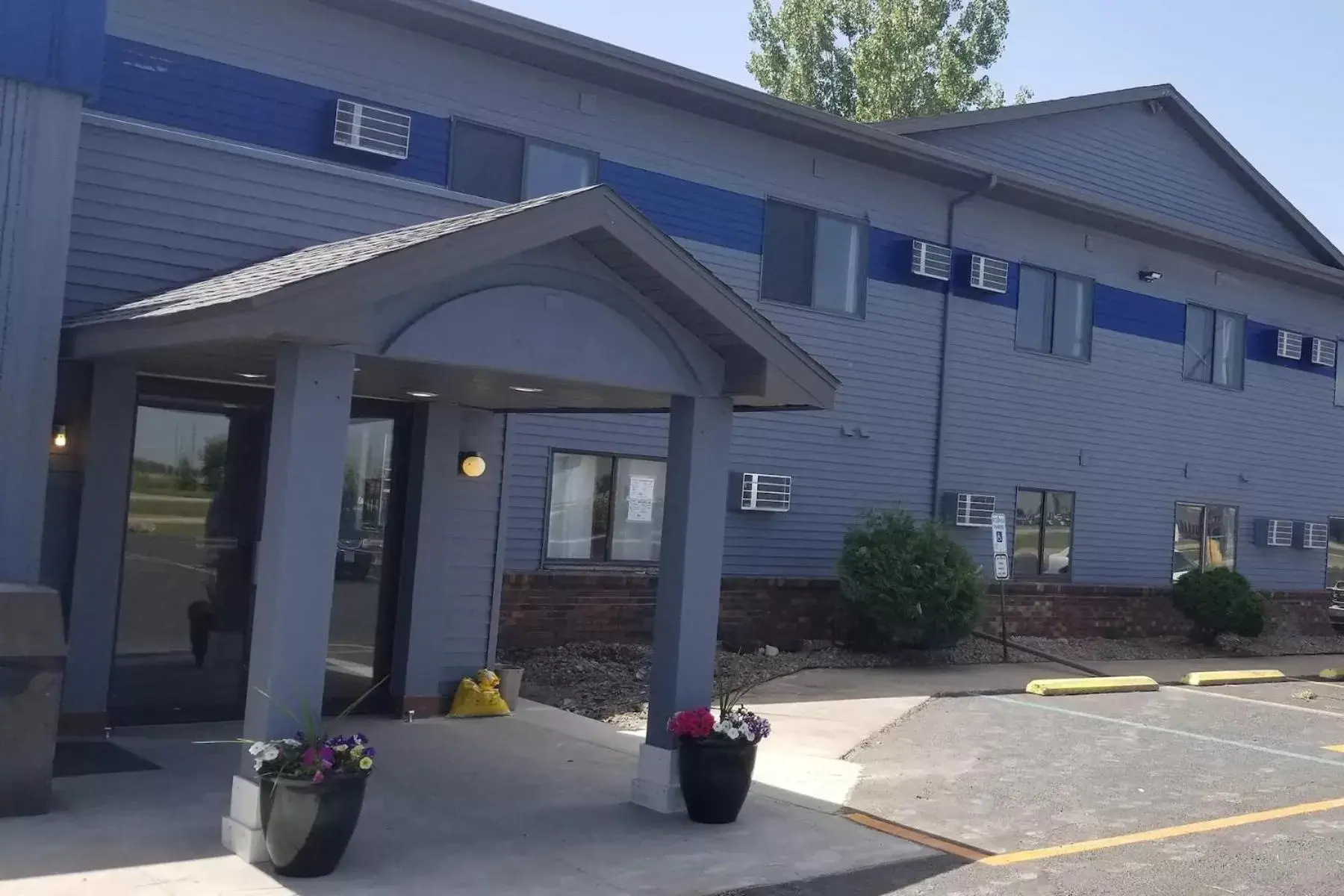 Property Building in Travelodge by Wyndham Wahpeton