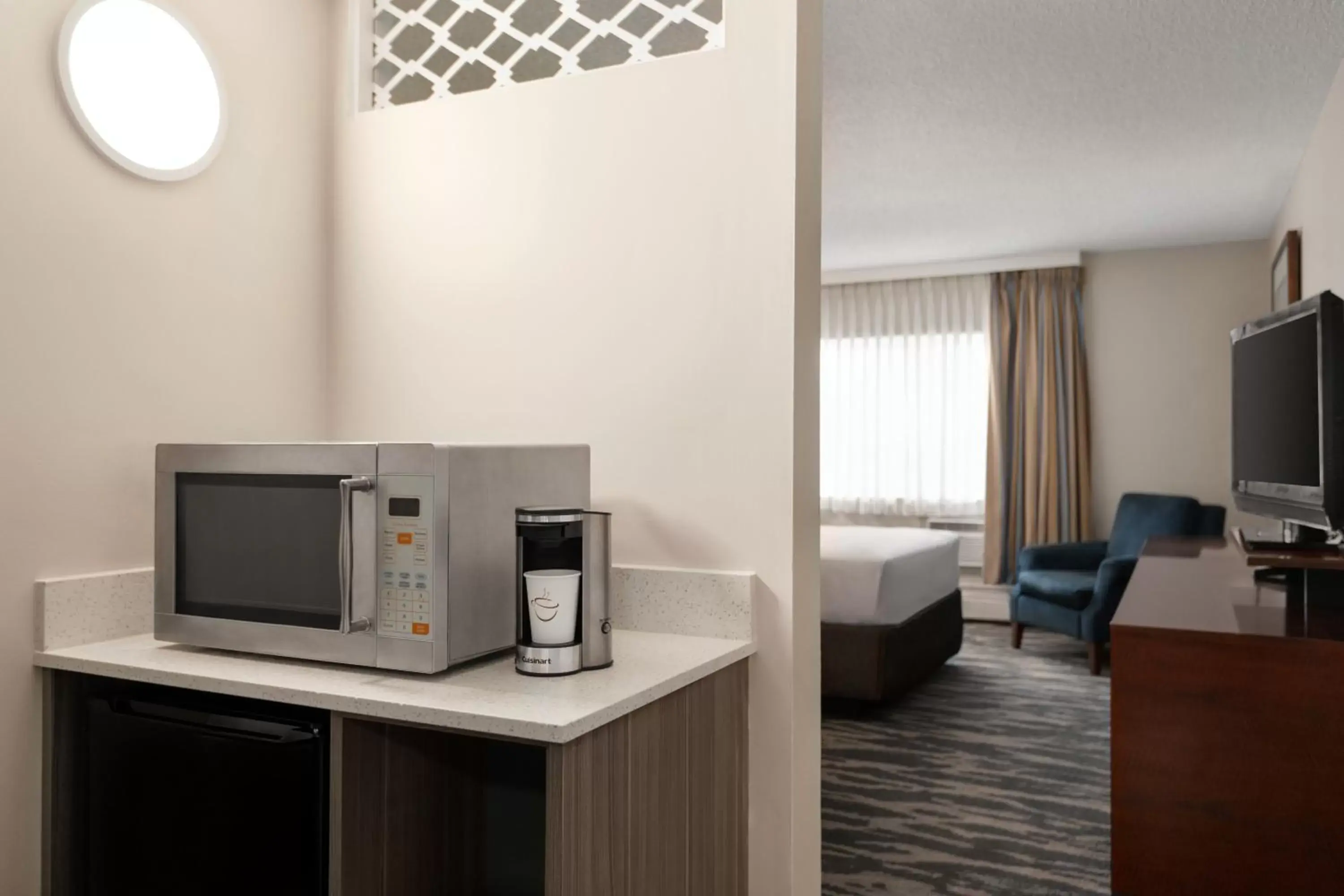 Travelodge by Wyndham Calgary South