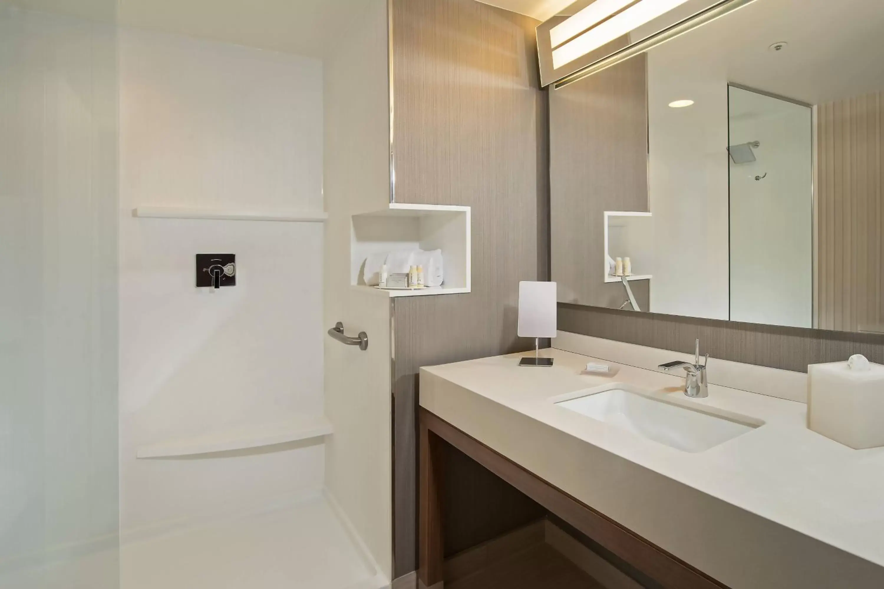 Bathroom in Courtyard by Marriott Concord