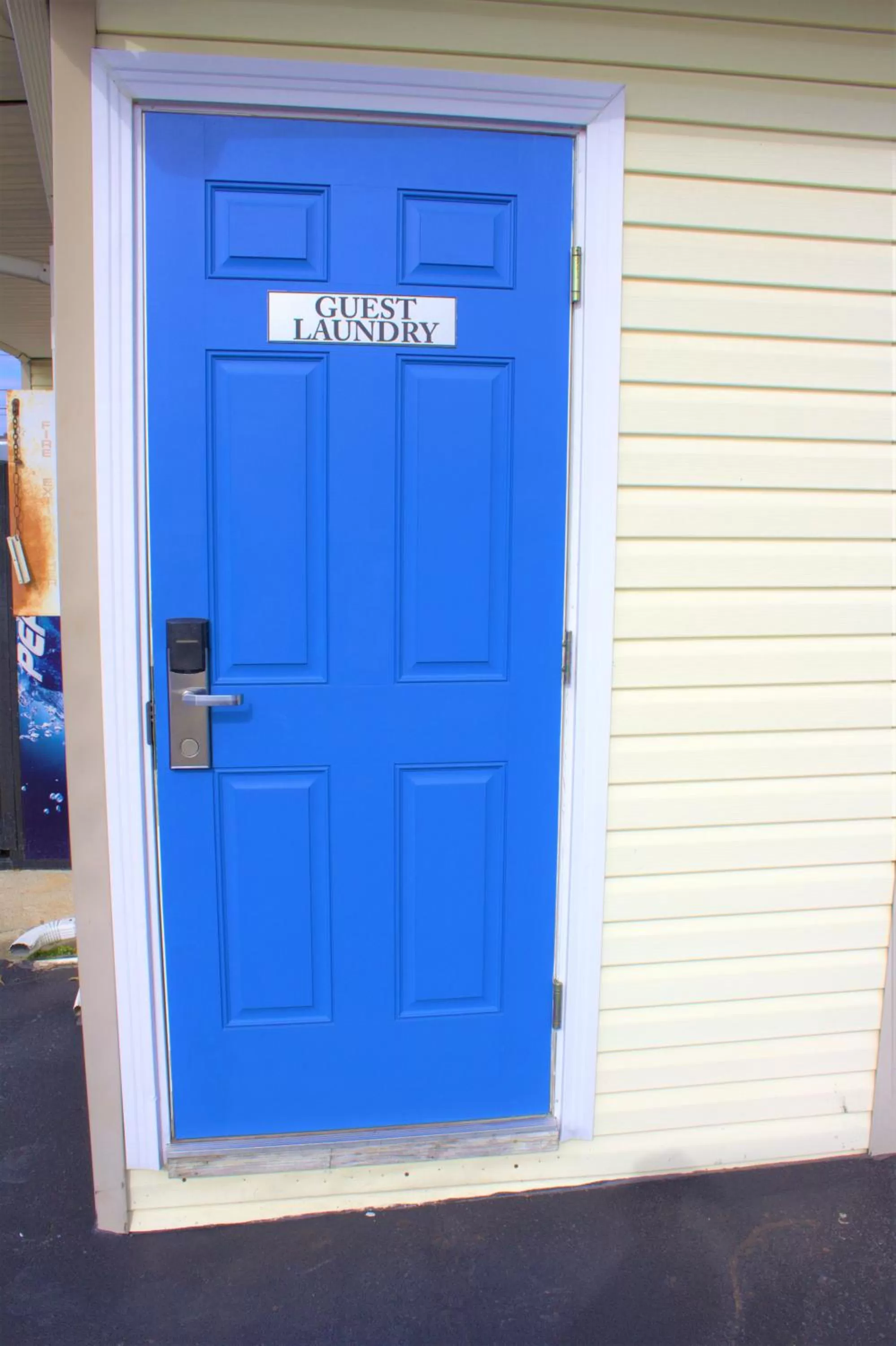 laundry in Plaza Motel