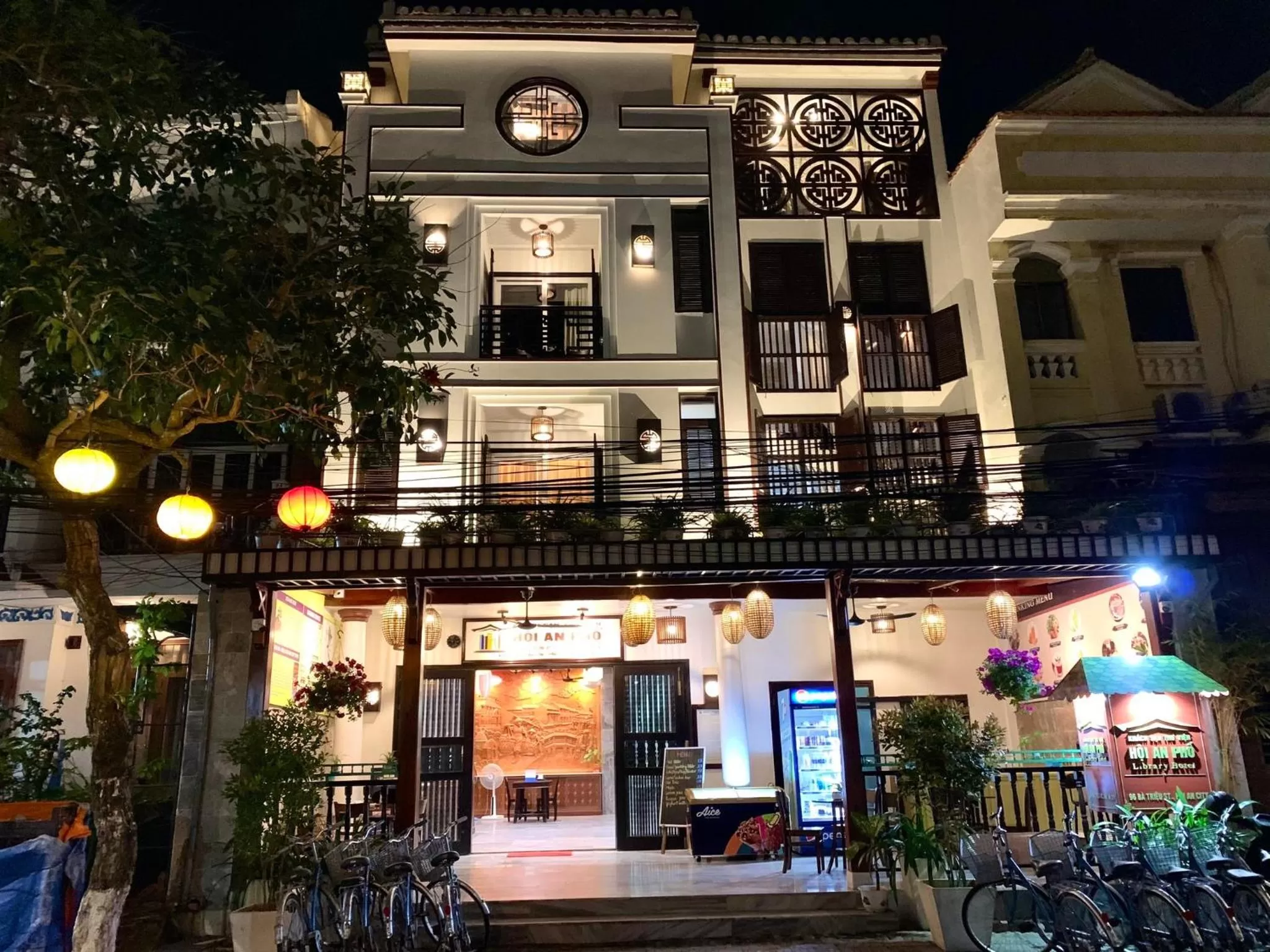 Property building in Hoi An Pho Library Hotel