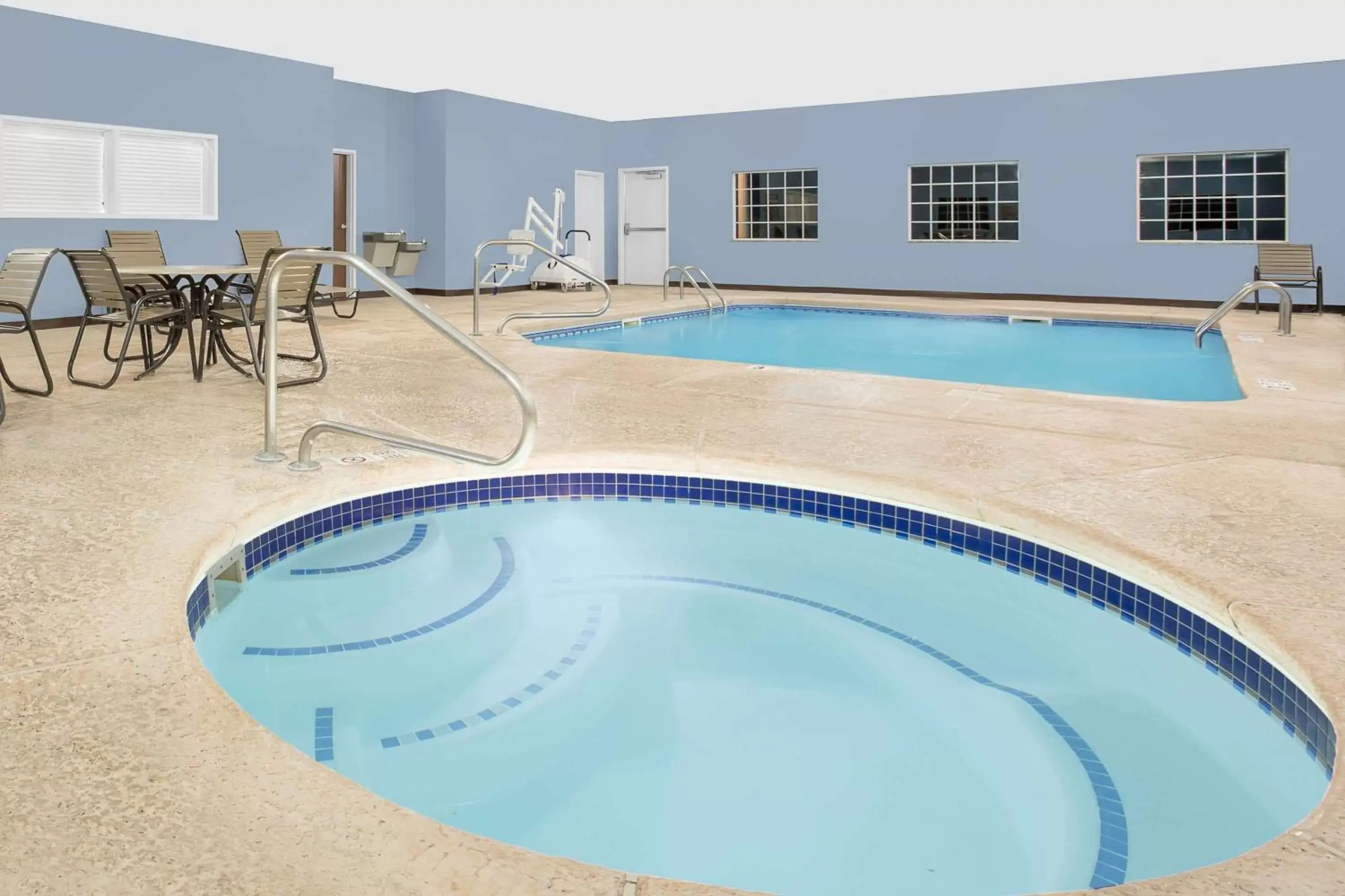 Hot Tub, Swimming Pool in Microtel Inn & Suites Mansfield PA