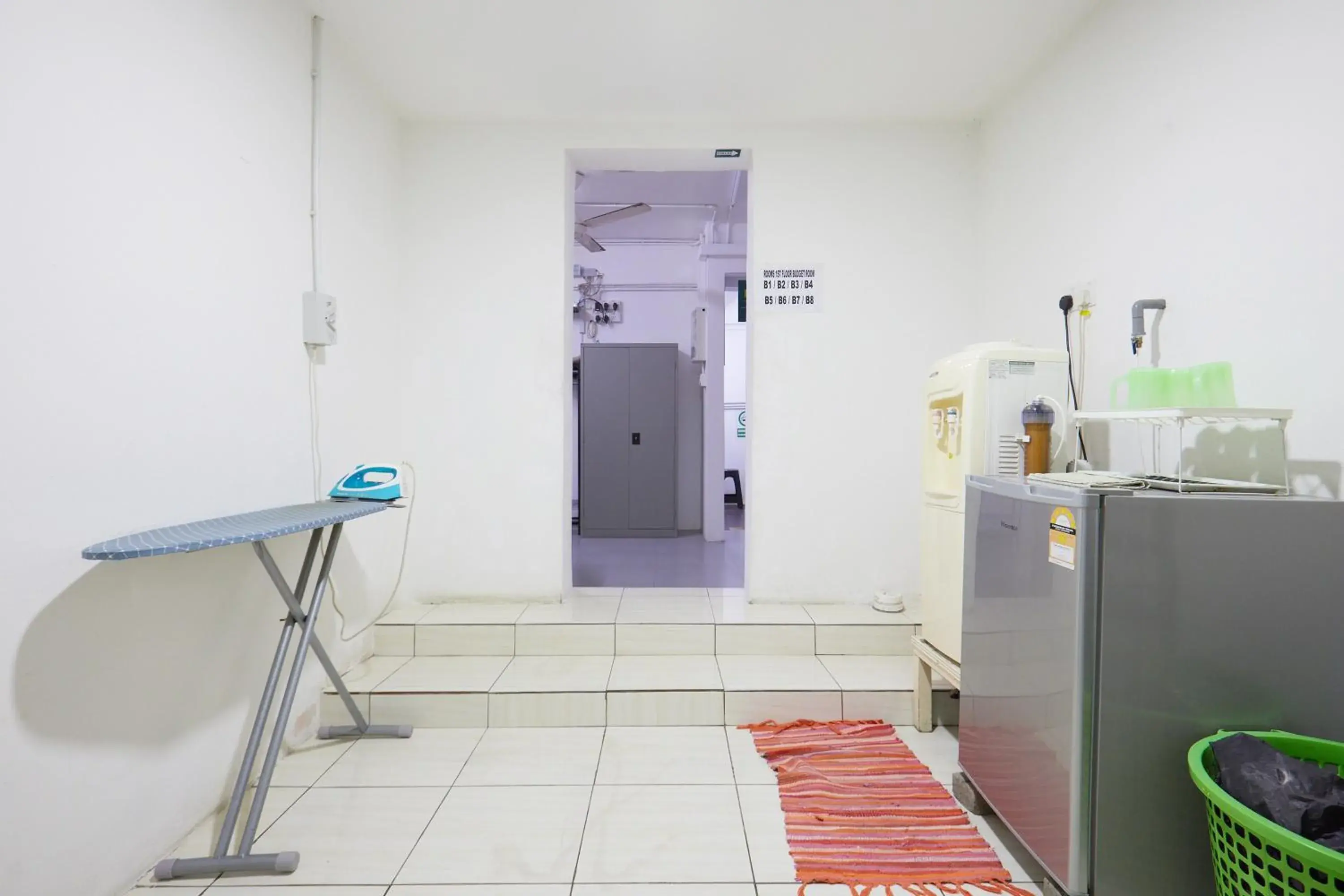 laundry, Kitchen/Kitchenette in Uncle Guest House