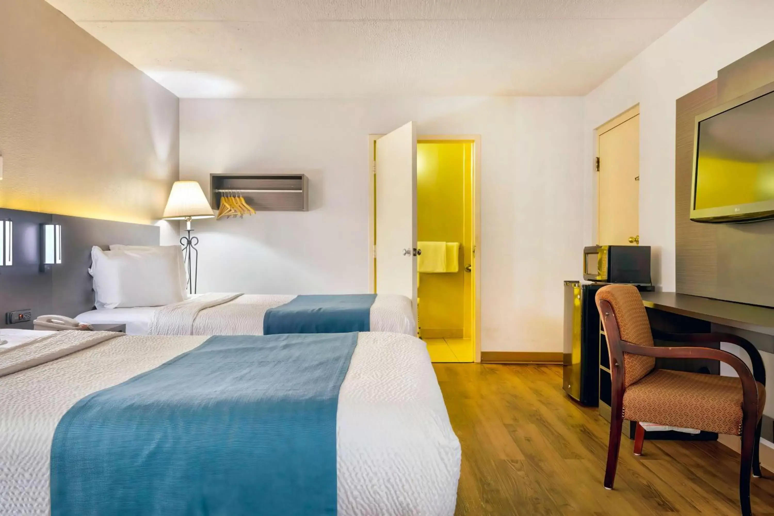 Bedroom, Bed in Motel 6 Morgantown Bedroom, Bed in Motel 6 Morgantown