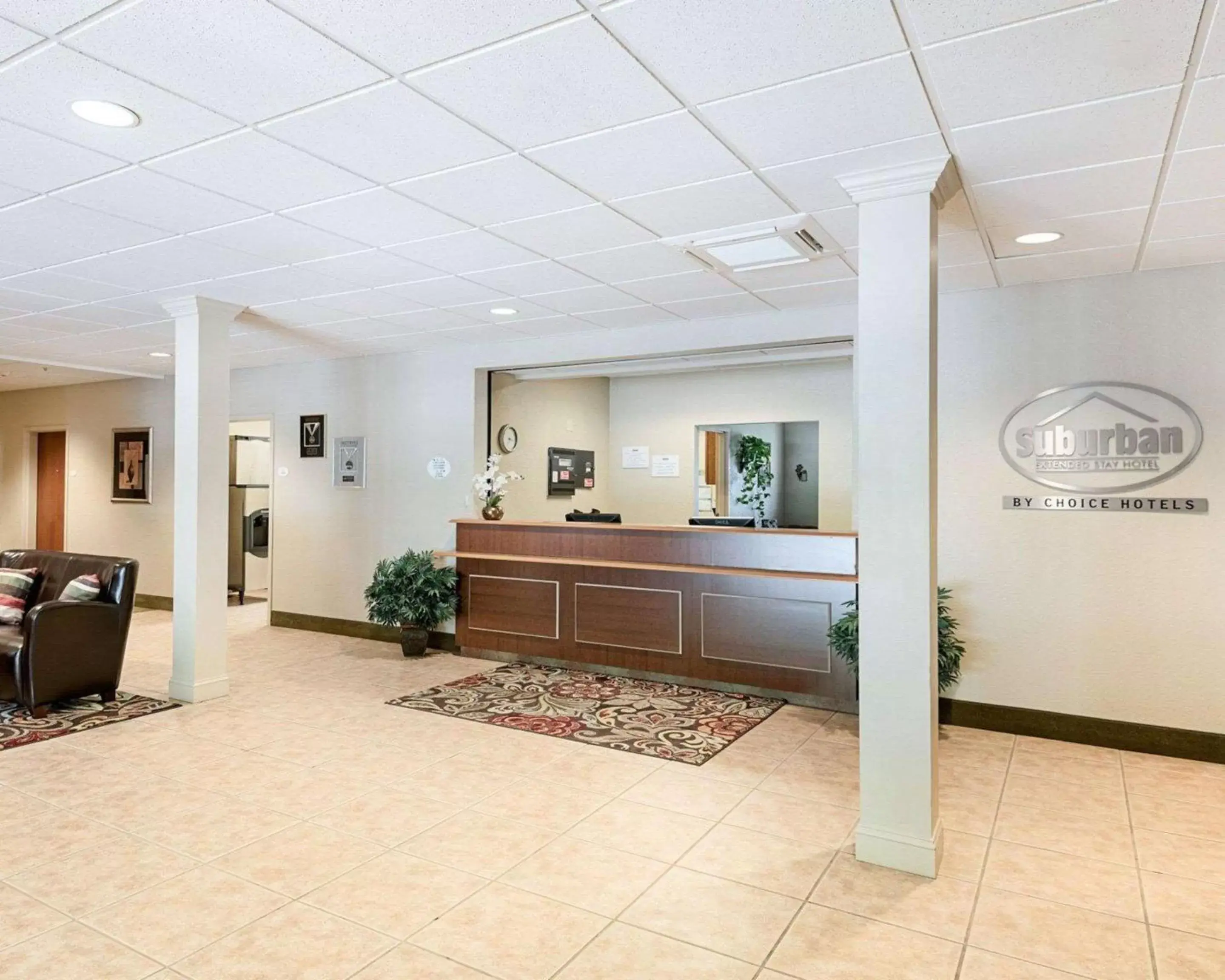 Lobby or reception, Lobby/Reception in Suburban Studios Morgantown