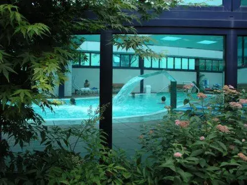 Swimming Pool in Grand Hotel Astoria