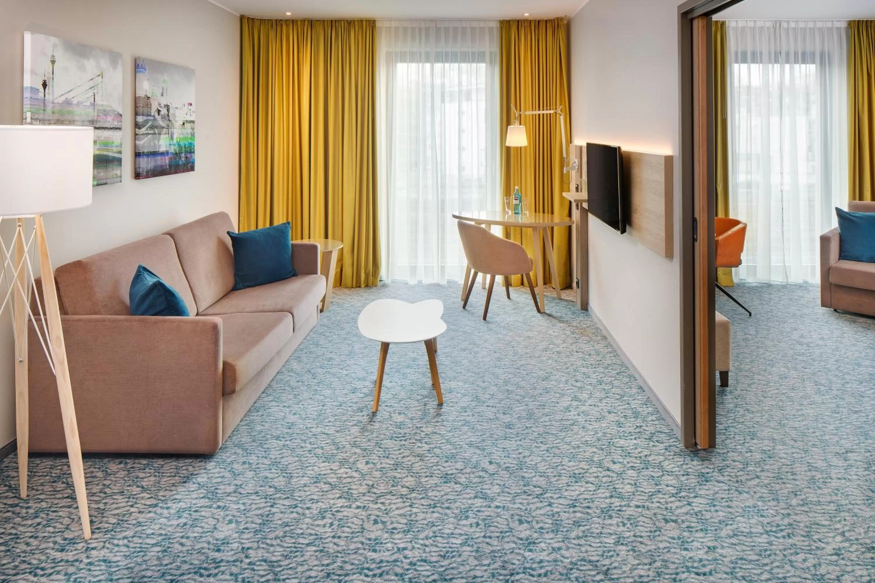 Photo of the whole room in Holiday Inn Düsseldorf City – Toulouser Allee by IHG