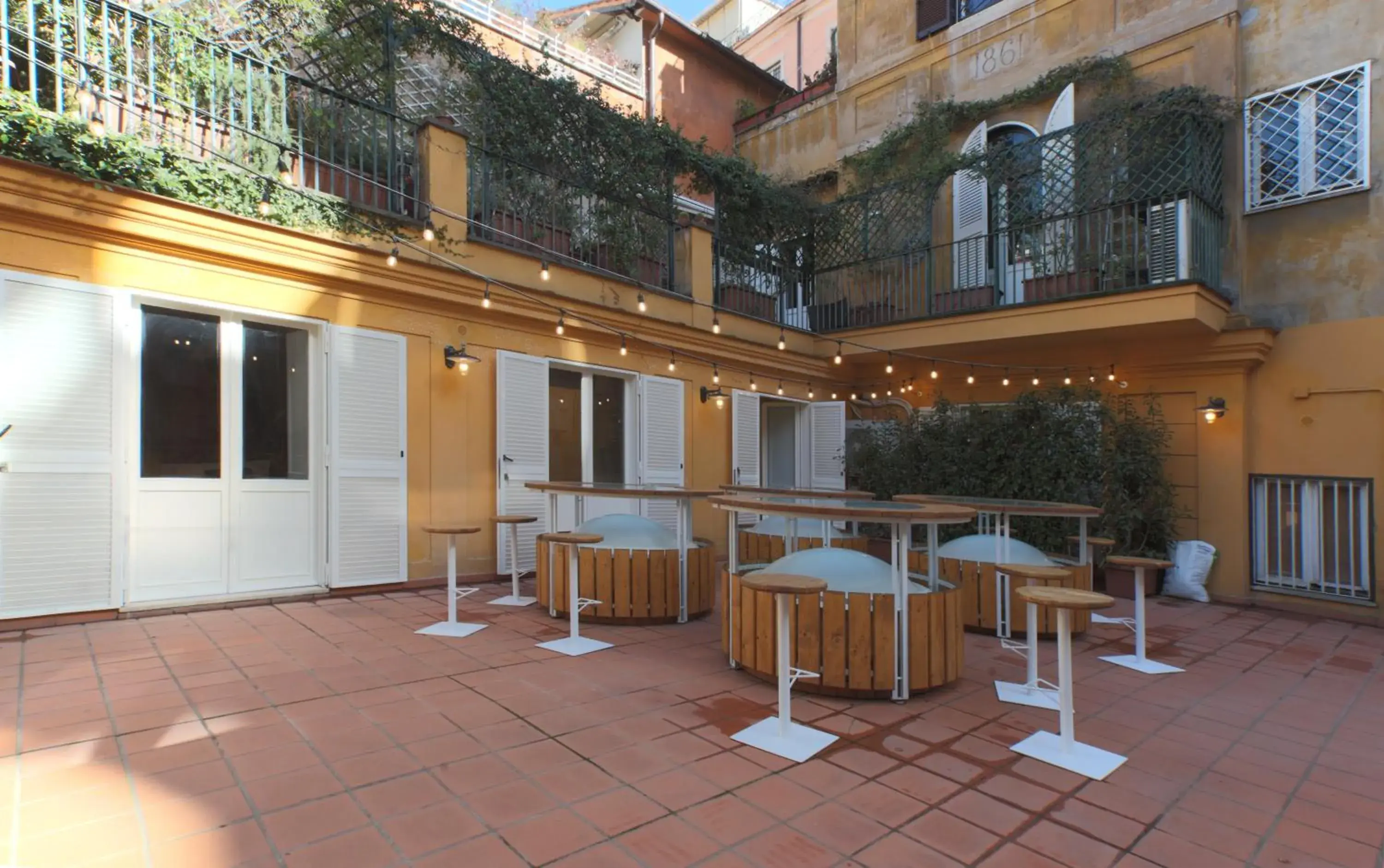 Balcony/Terrace in Trevi Contemporary Suite