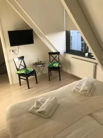 TV/Entertainment Center in Hart van Lochem