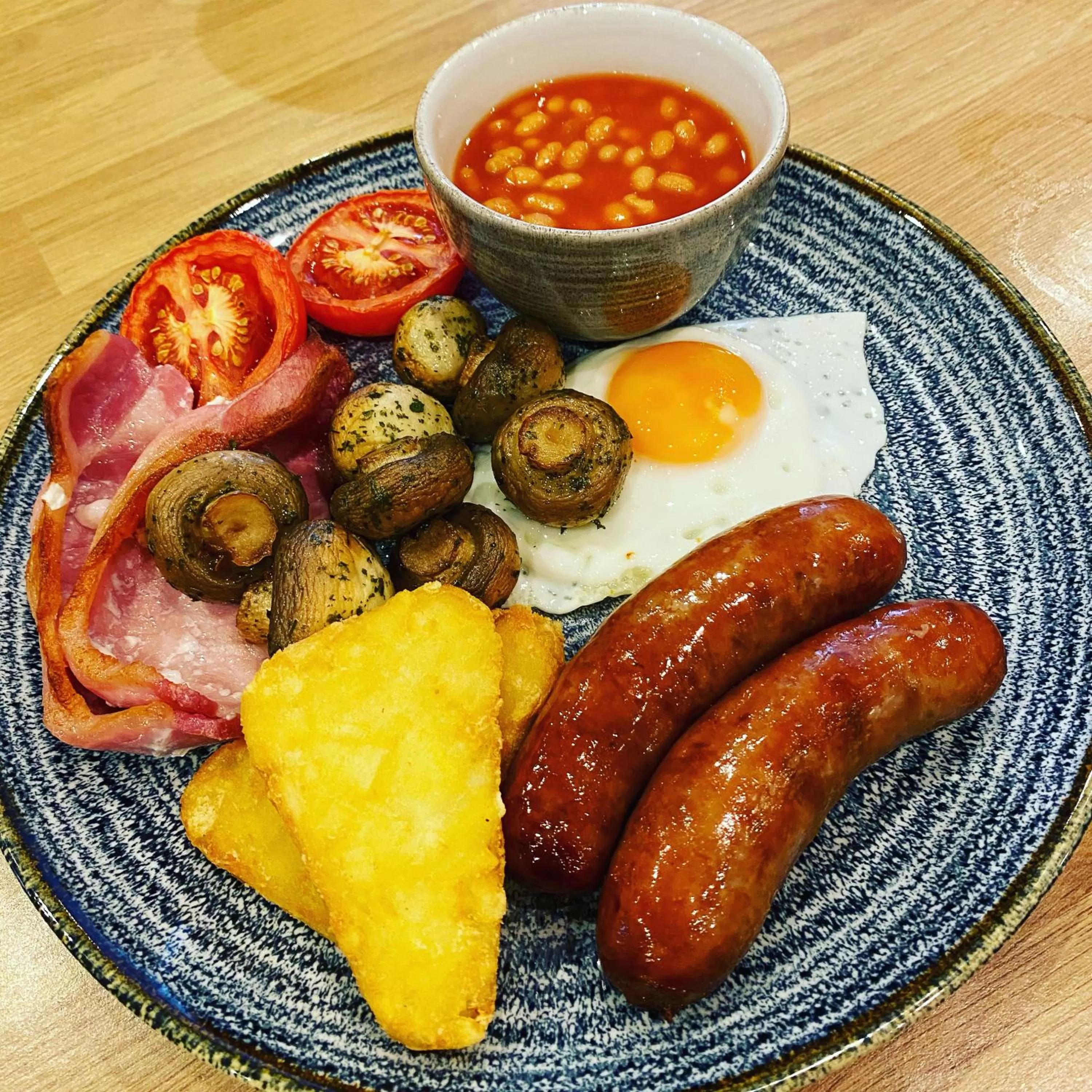 Breakfast in The Golden Fleece Inn