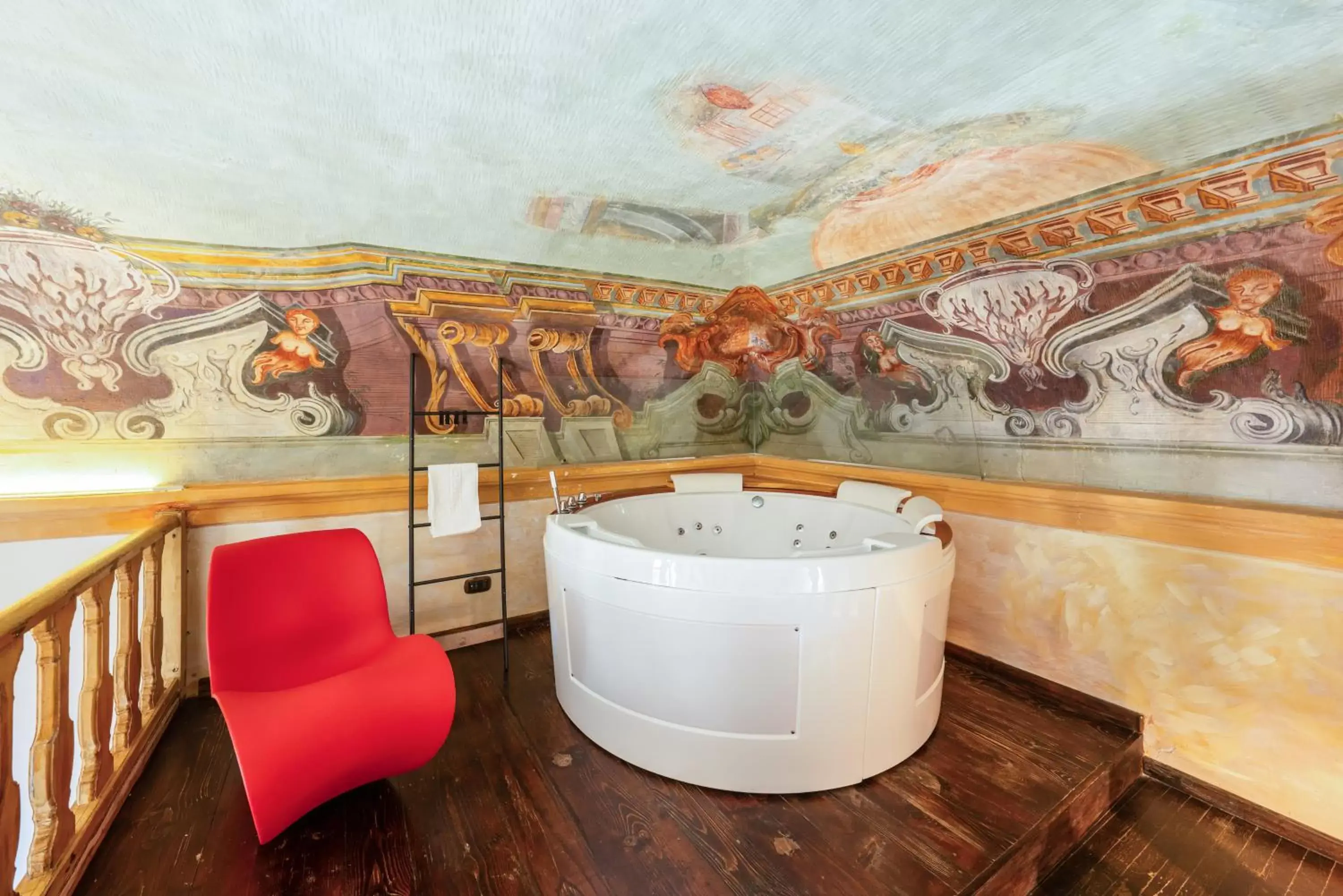 Hot Tub, Bathroom in Castello di Limatola