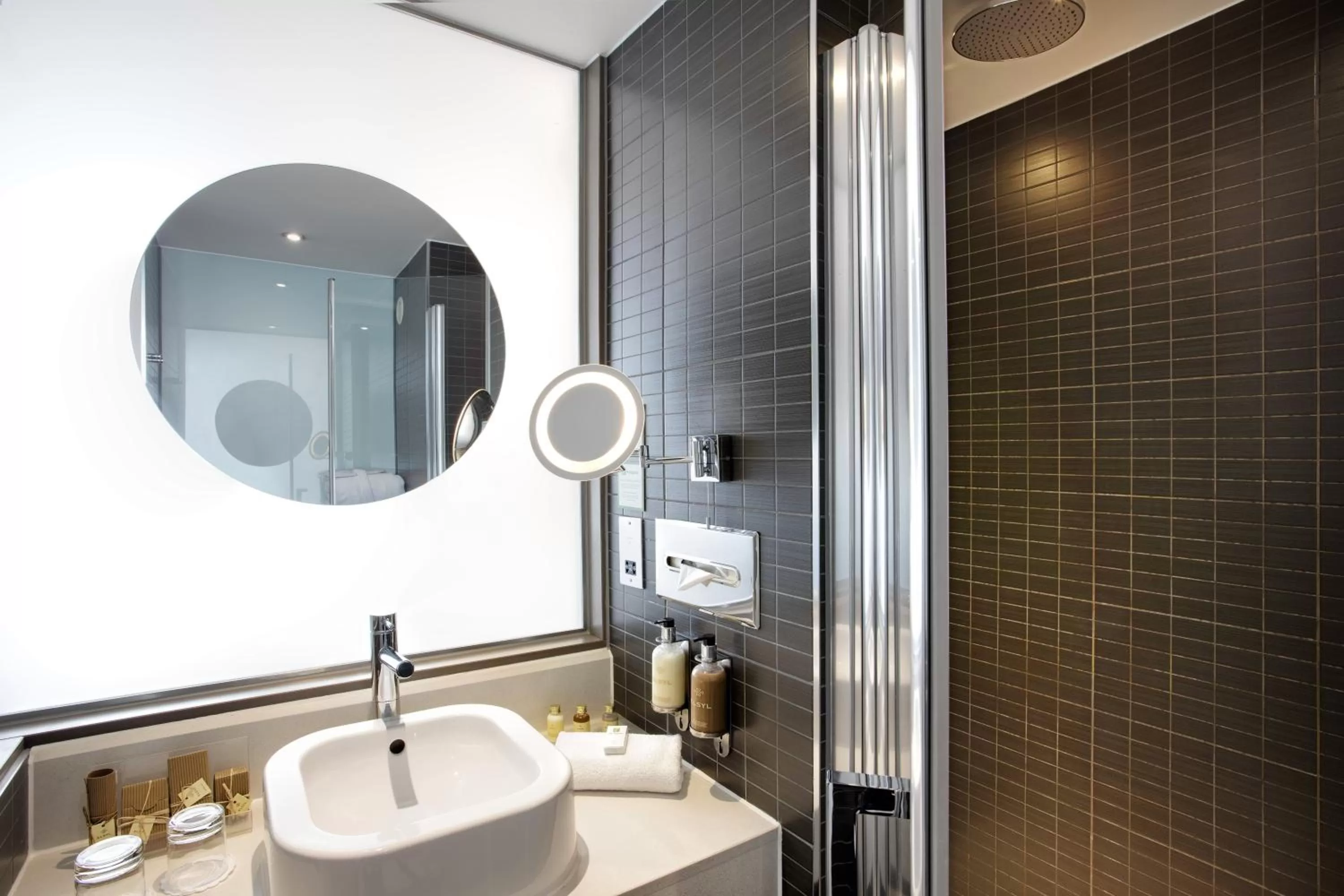Bathroom in Holiday Inn Bristol City Centre by IHG
