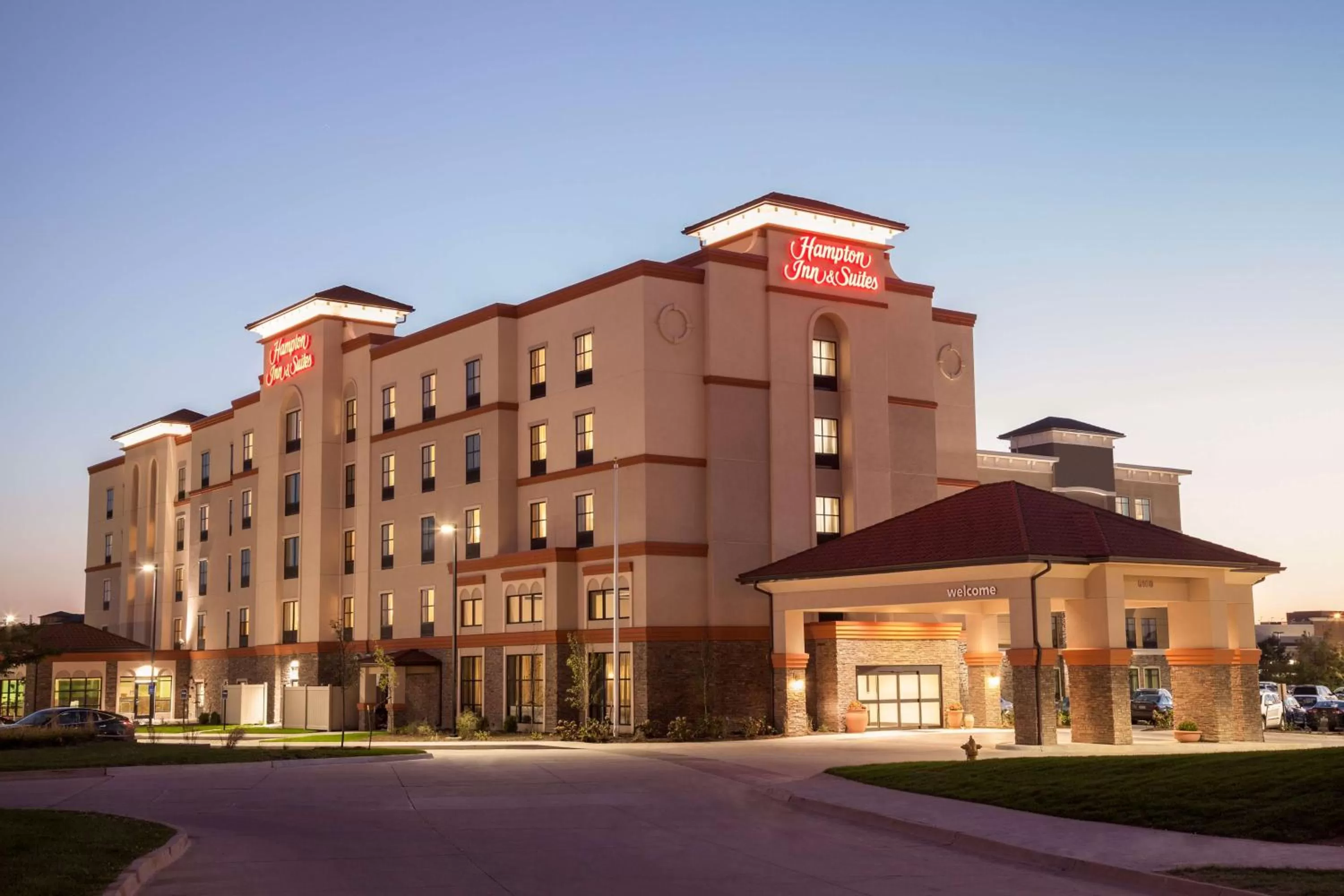 Property building in Hampton Inn & Suites West Des Moines Mill Civic