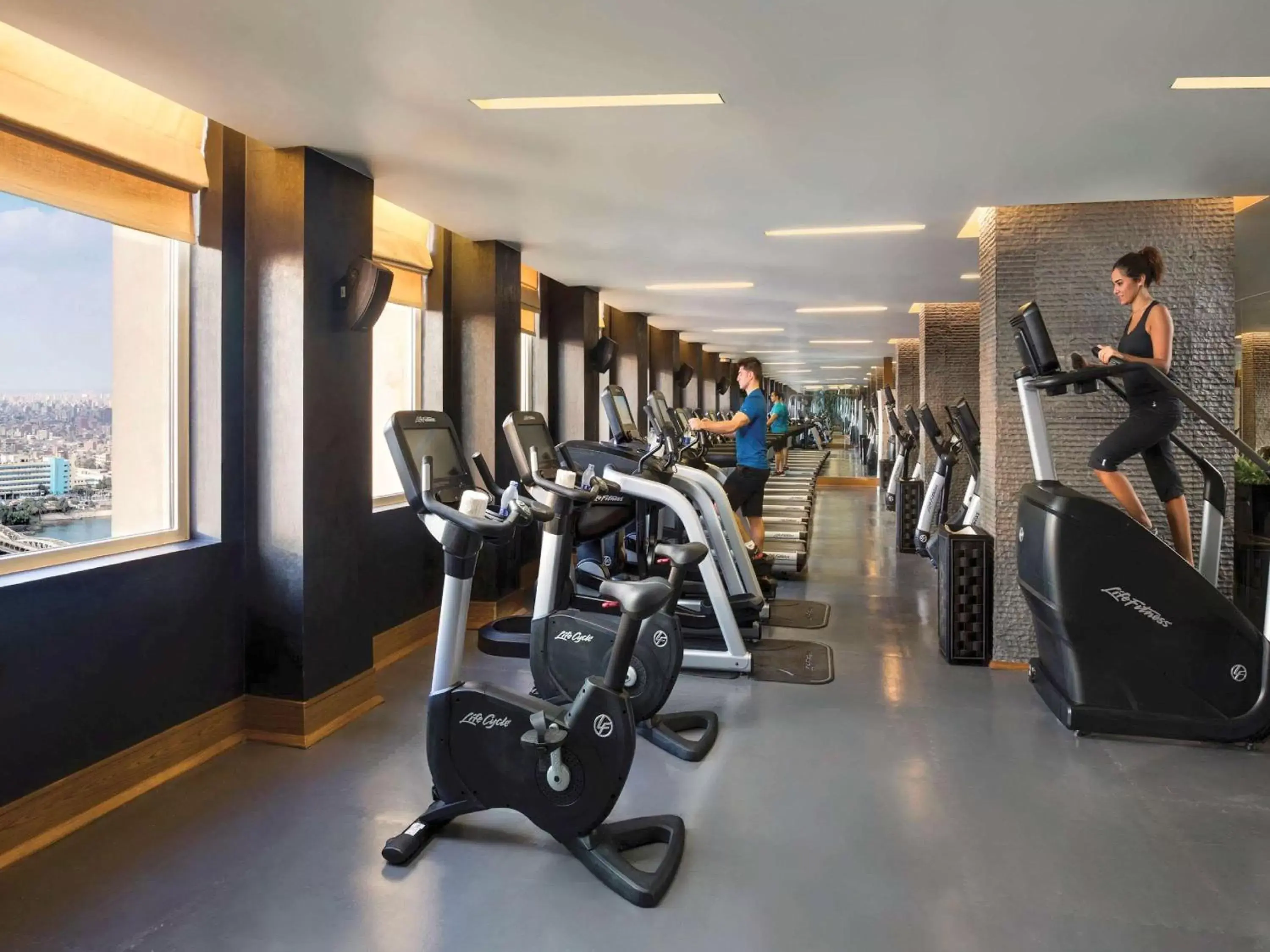 Photo of the whole room, Fitness Center/Facilities in Fairmont Nile City
