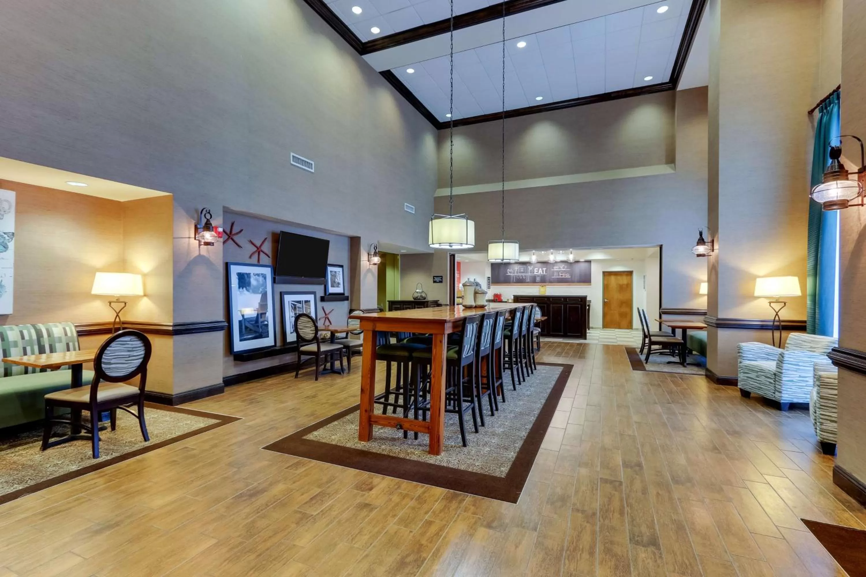 Breakfast in Hampton Inn and Suites Swansboro Near Camp Lejeune