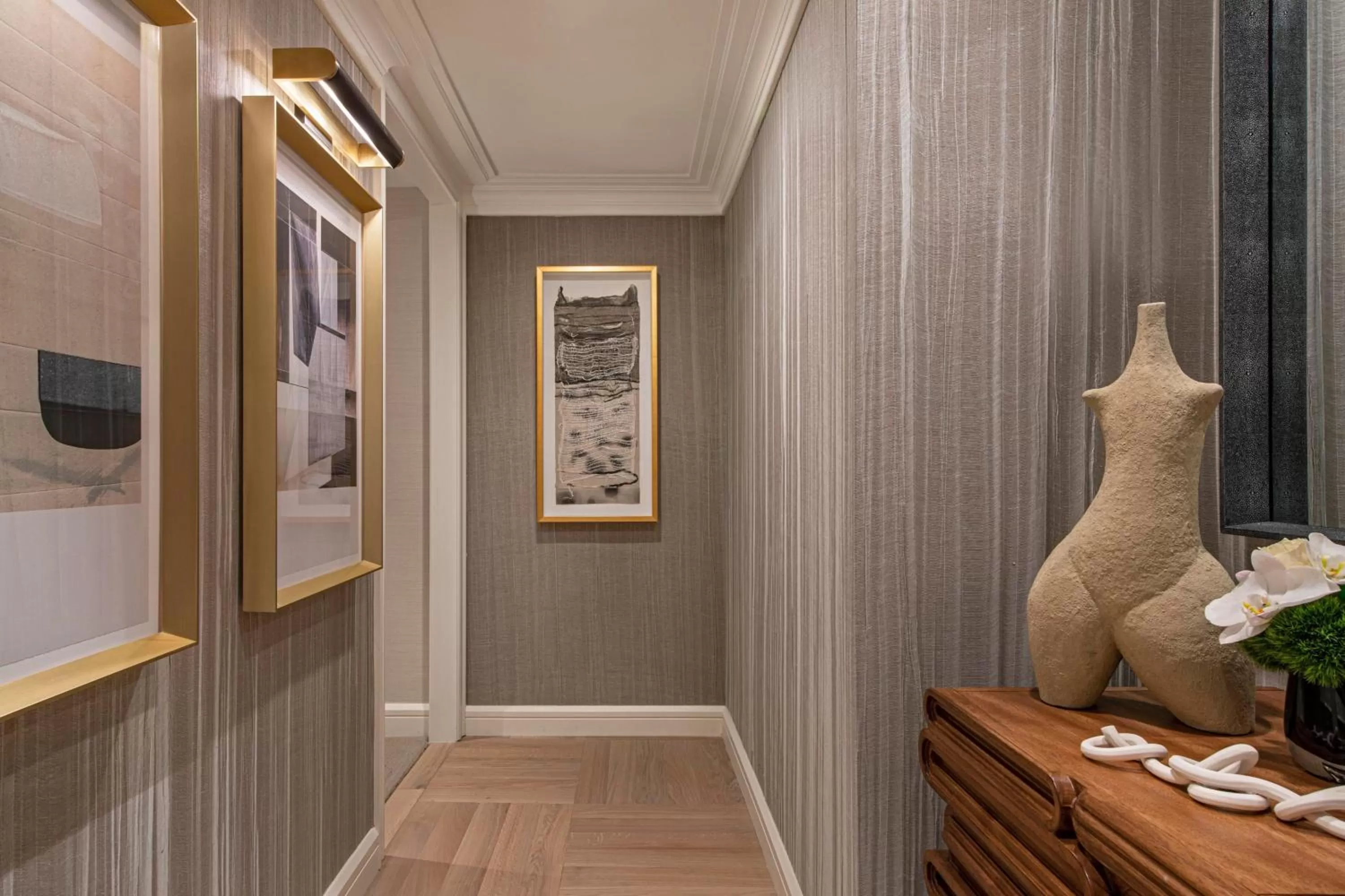 Photo of the whole room in JW Marriott Essex House New York