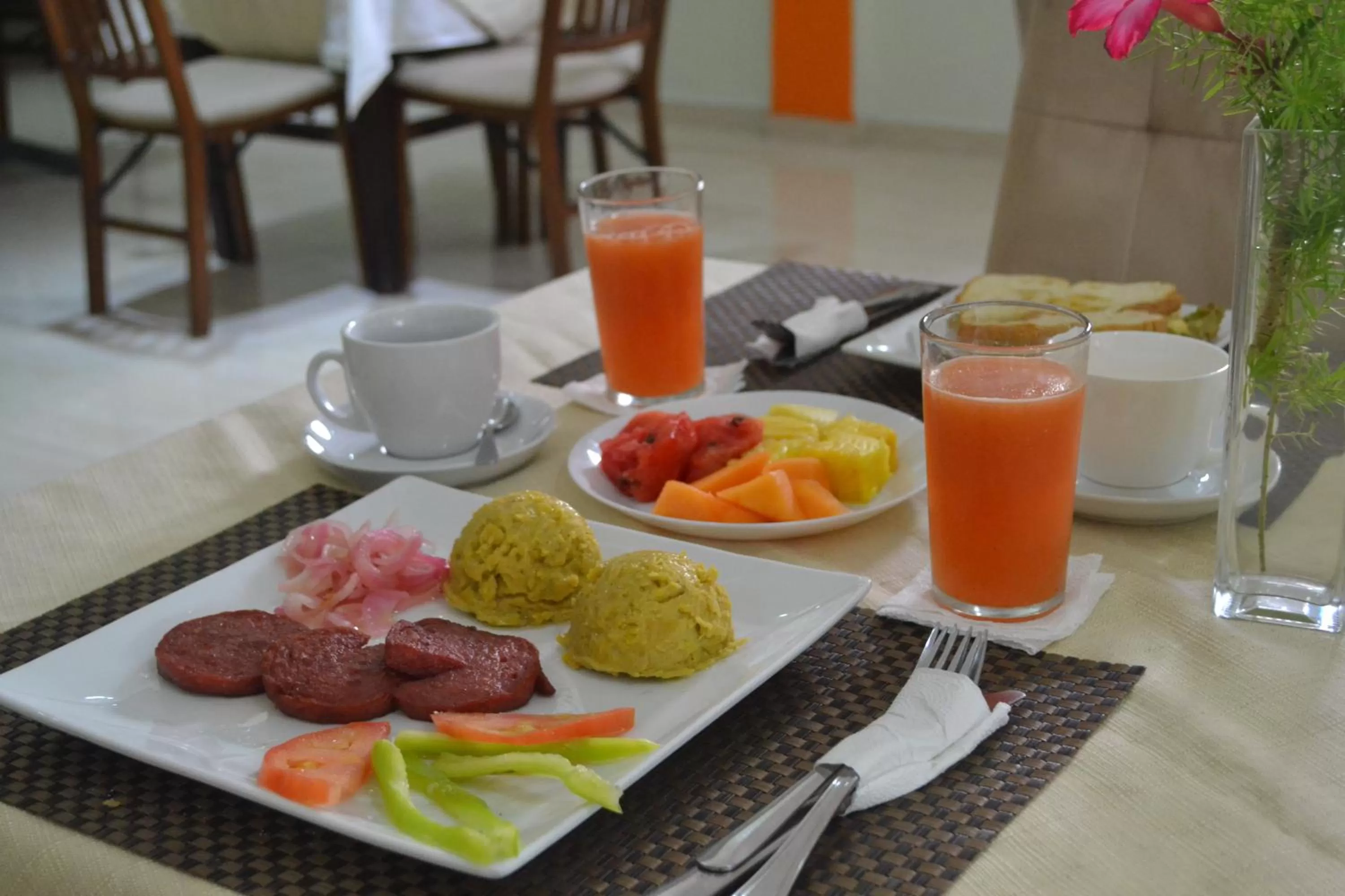 Breakfast in Hotel Renacer