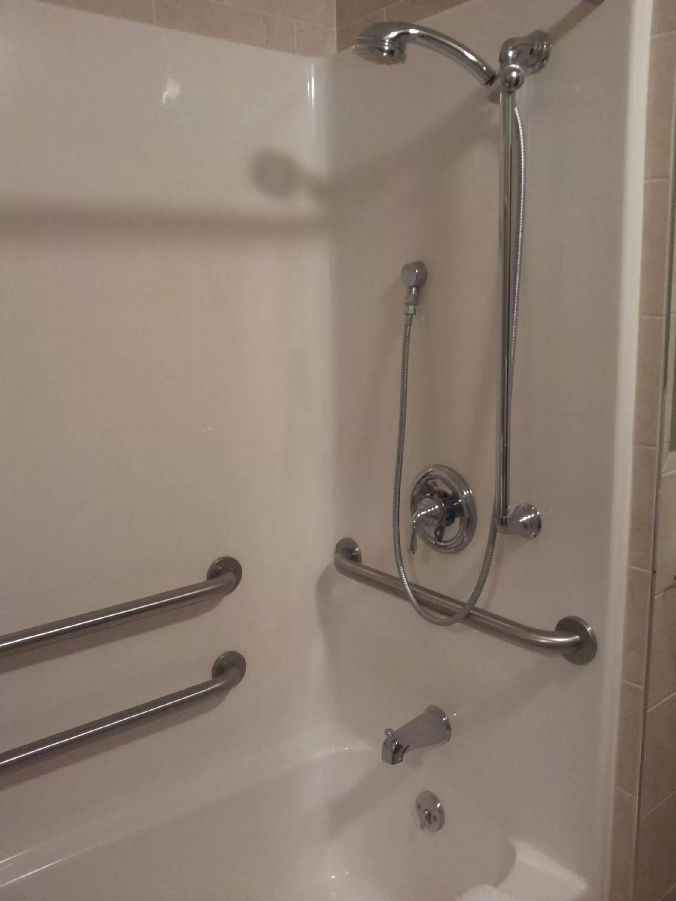 Shower, Bathroom in Belvedere Inn Schenectady - Albany