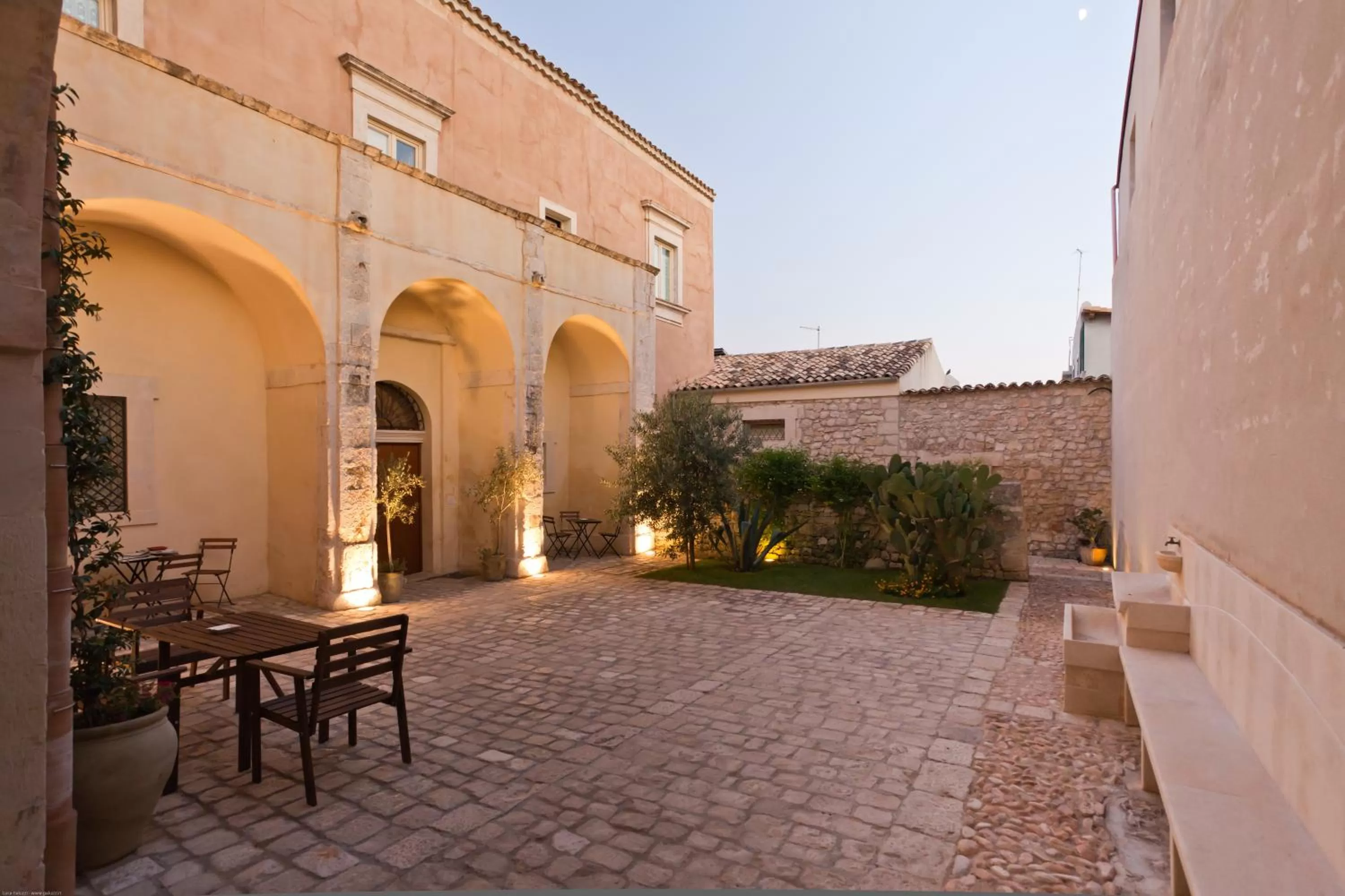 Patio in Palazzo Gambuzza