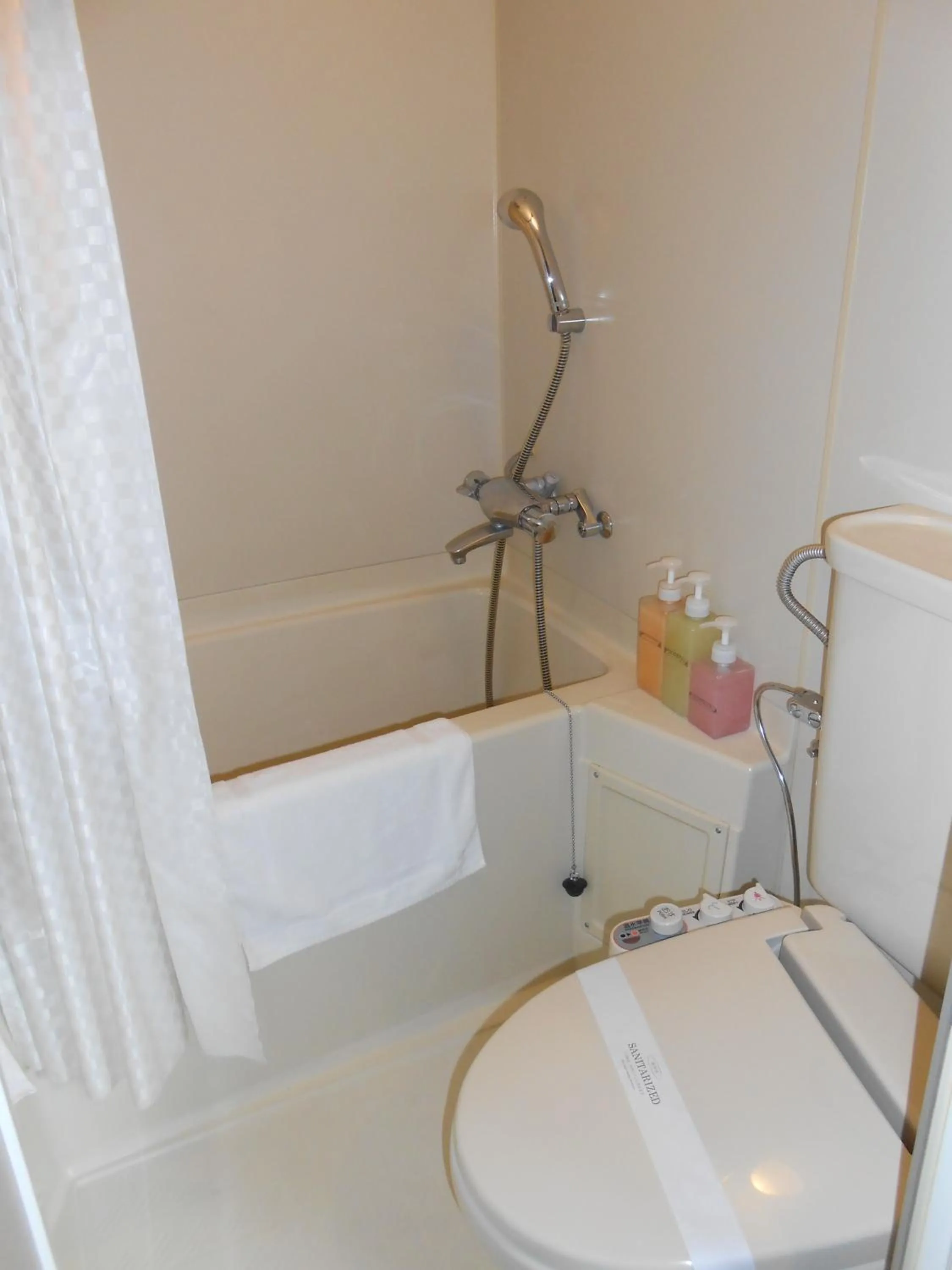 Shower in My Hotel Ryugu