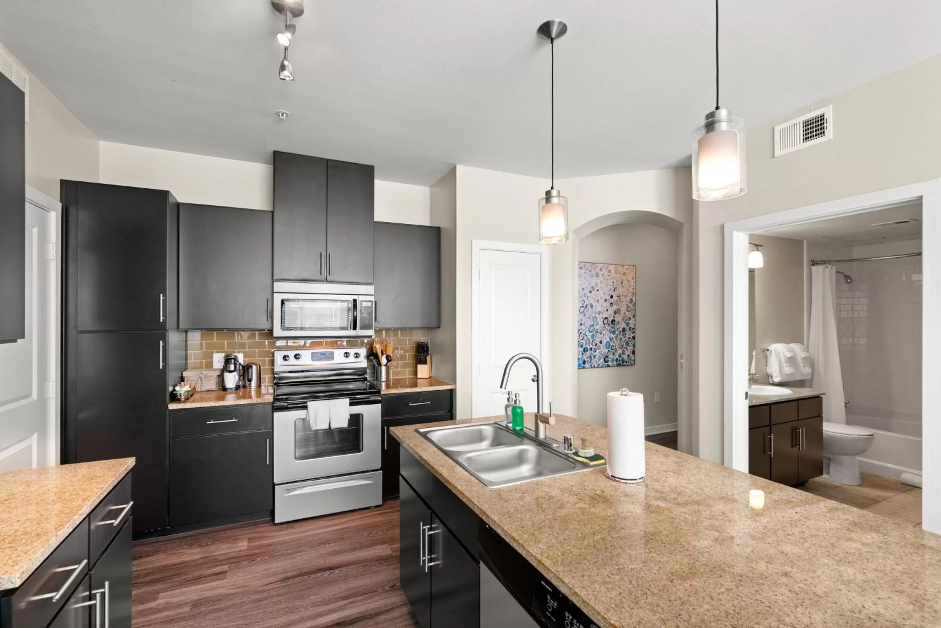 Kitchen or kitchenette, Kitchen/Kitchenette in Kasa Highland Park Dallas