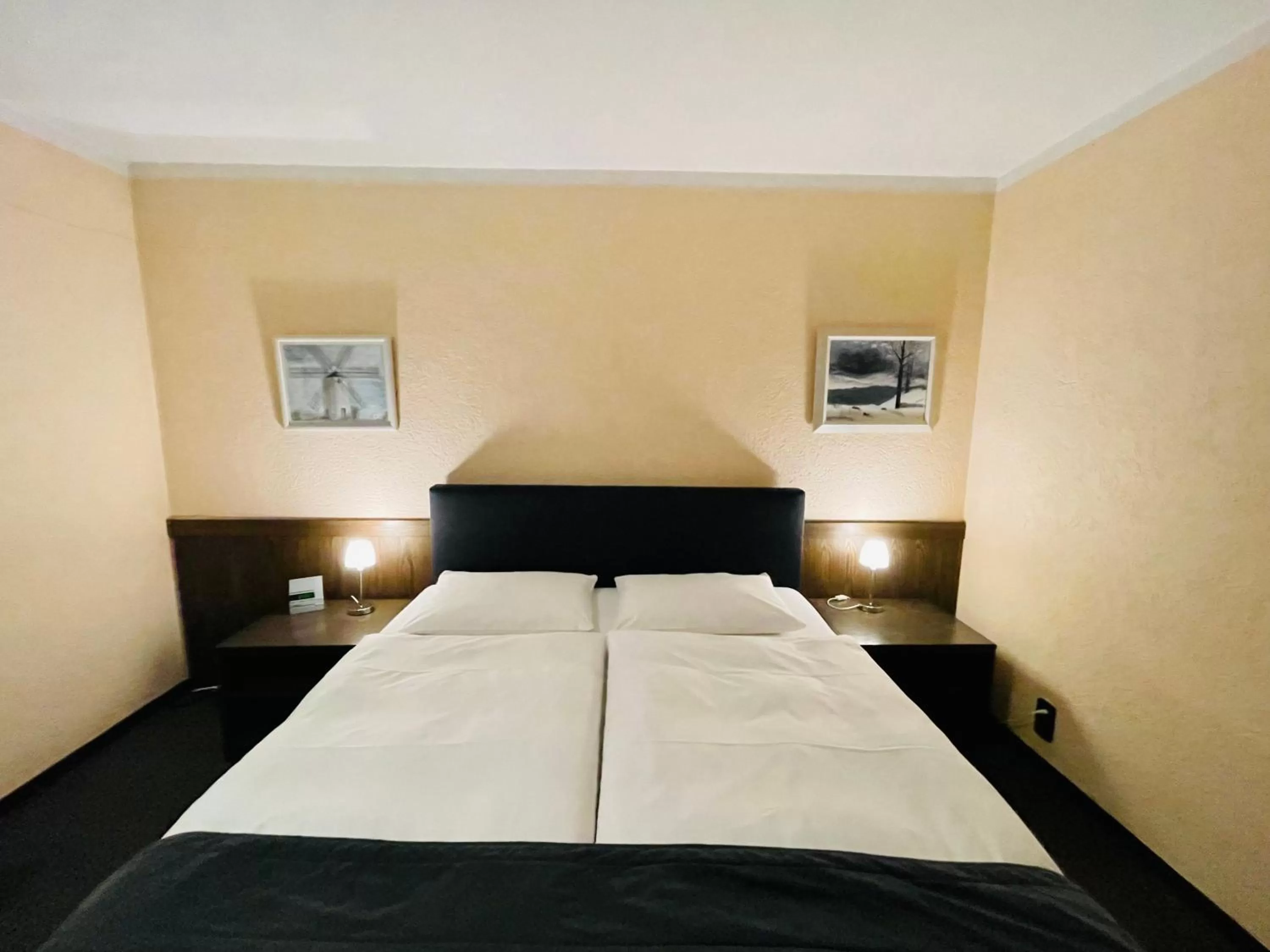 Bed in Hotel Brunnenhof