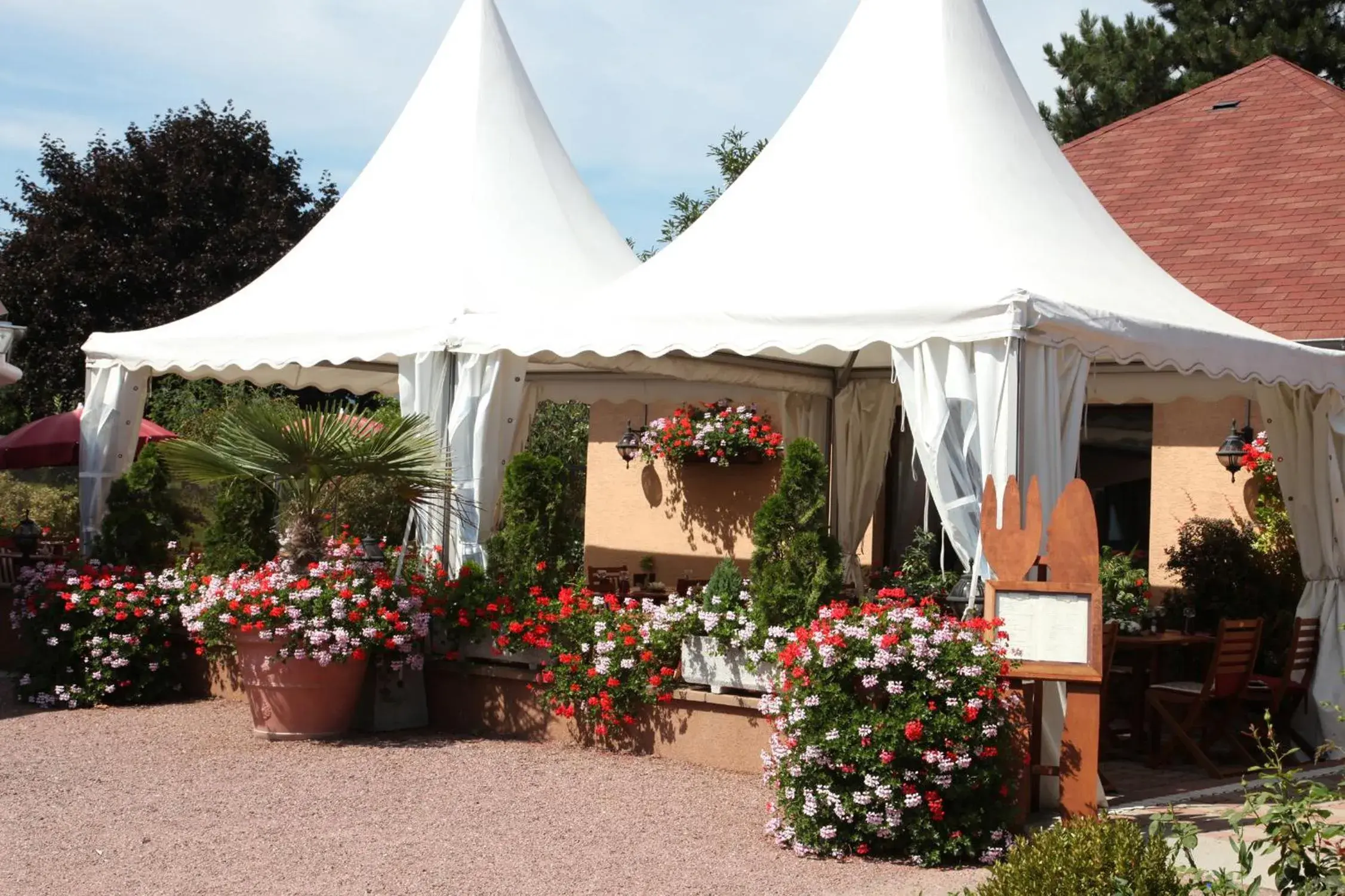 Facade/entrance in Hôtel Restaurant Au Relais D'Alsace