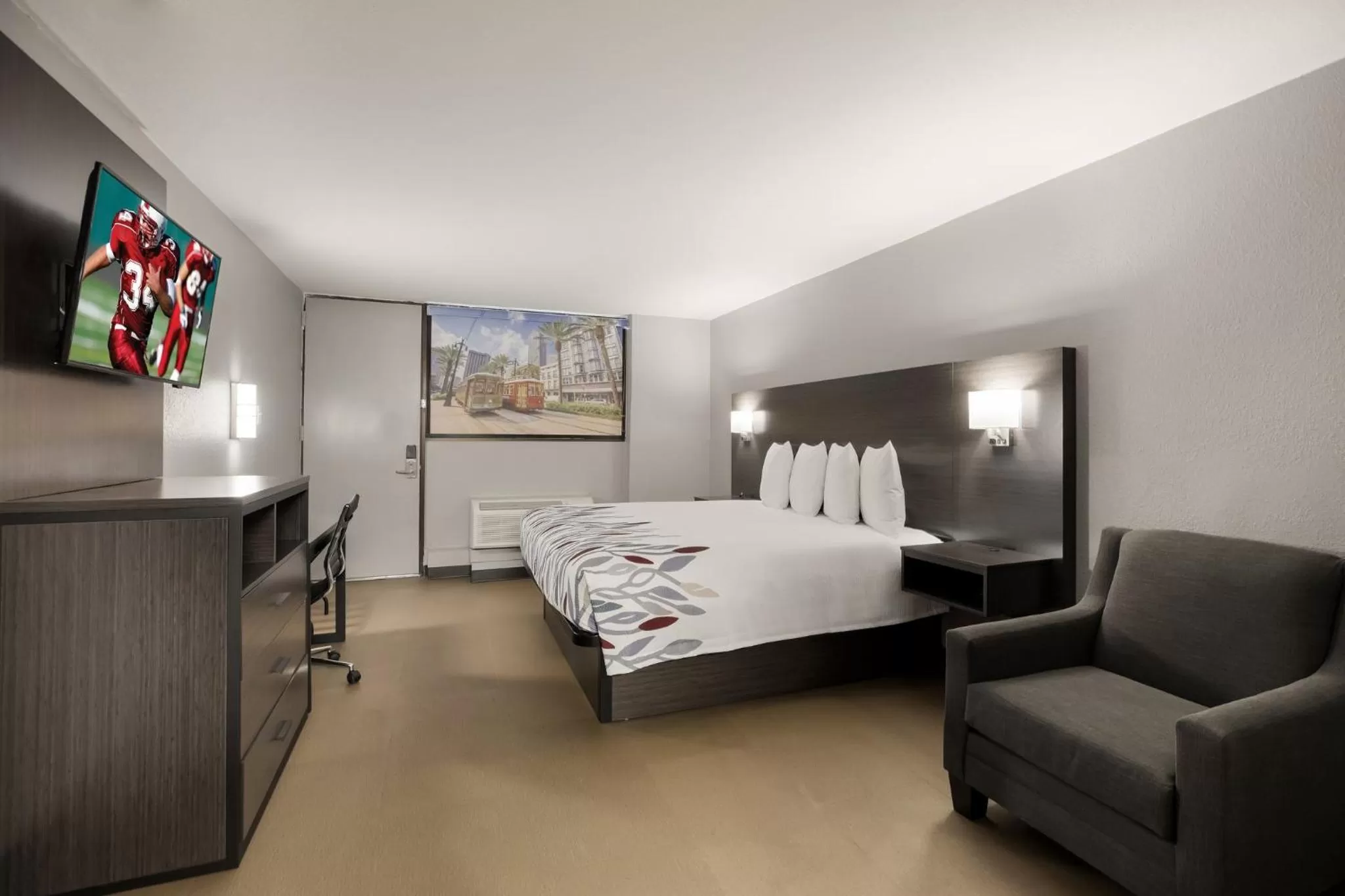 Photo of the whole room, Bed in Red Roof Inn Alexandria, LA