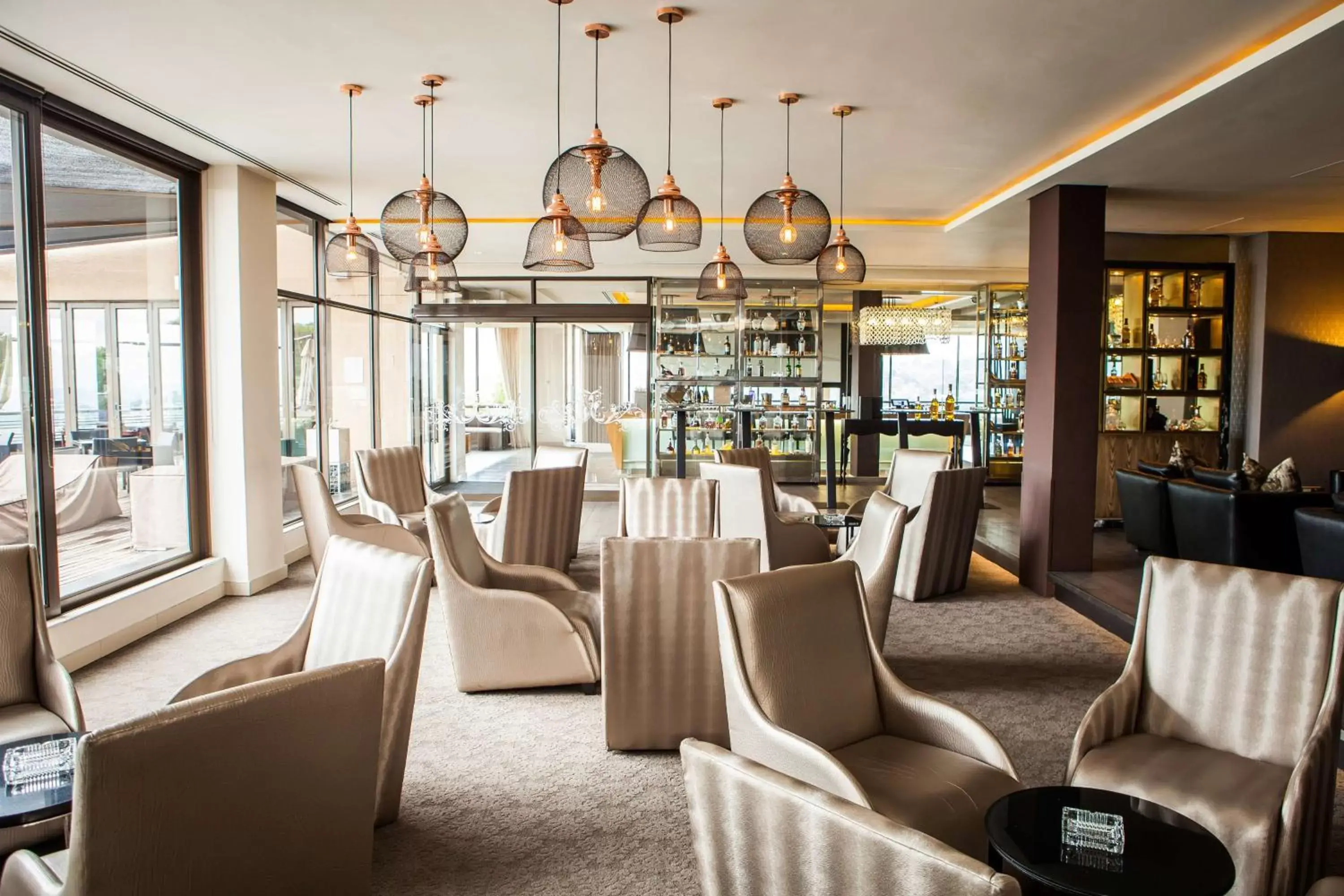 Lounge or bar, Restaurant/Places to Eat in Southern Sun Hyde Park Sandton