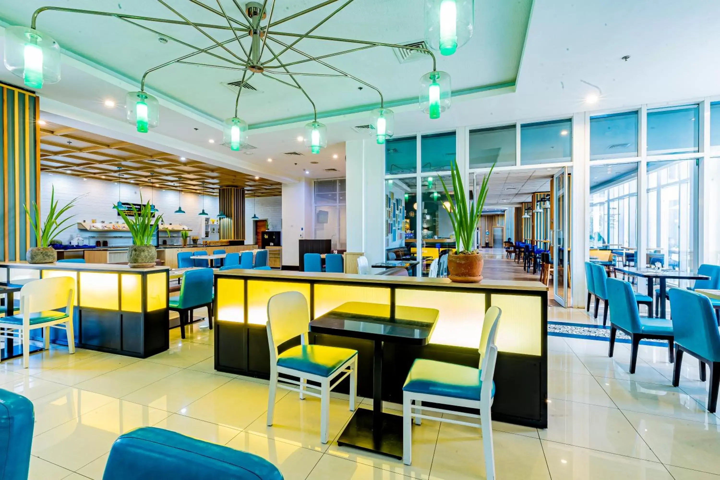 Restaurant/places to eat, Lounge/Bar in Park Inn by Radisson, Kigali