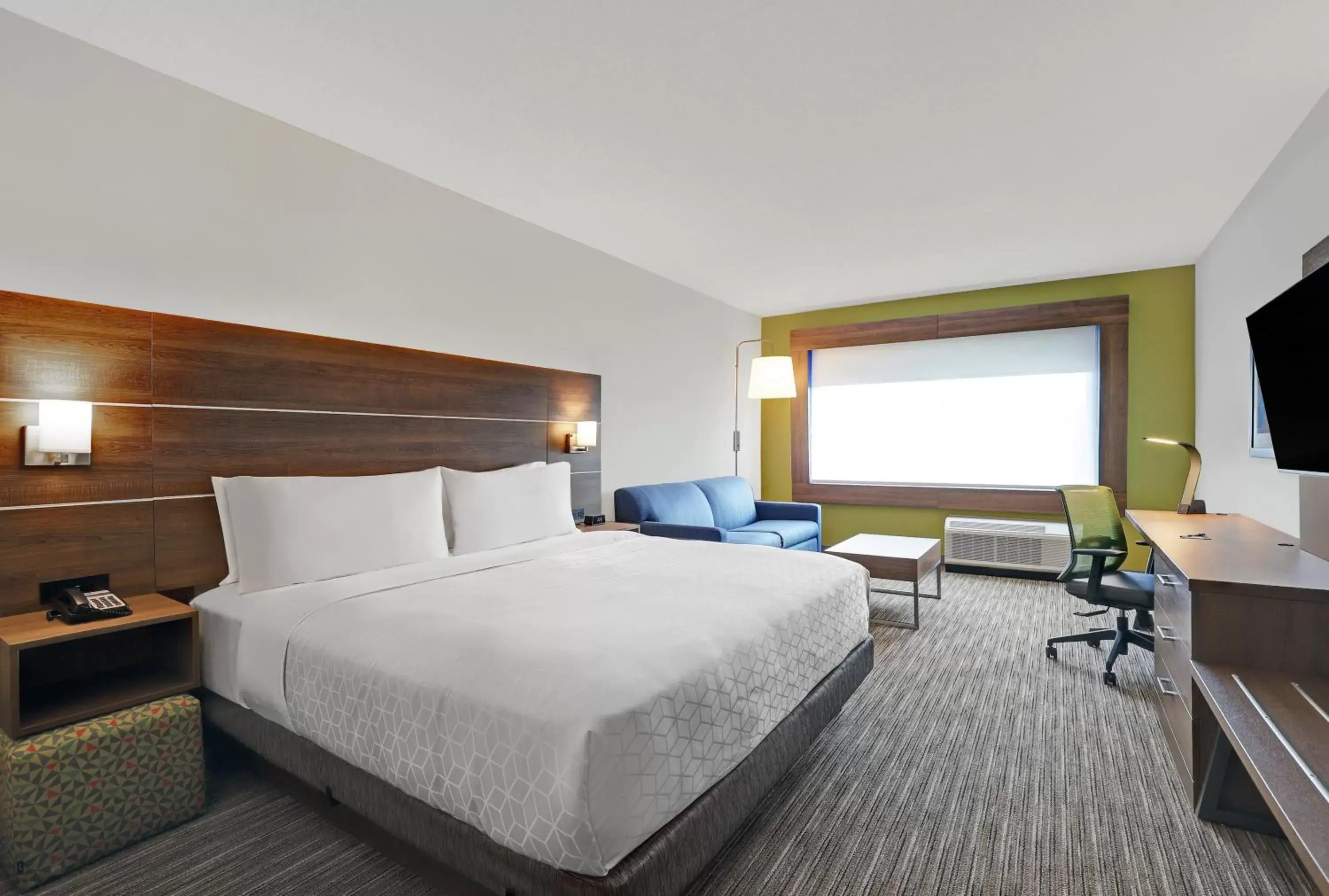 Photo of the whole room in Holiday Inn Express - Kingston West, an IHG Hotel