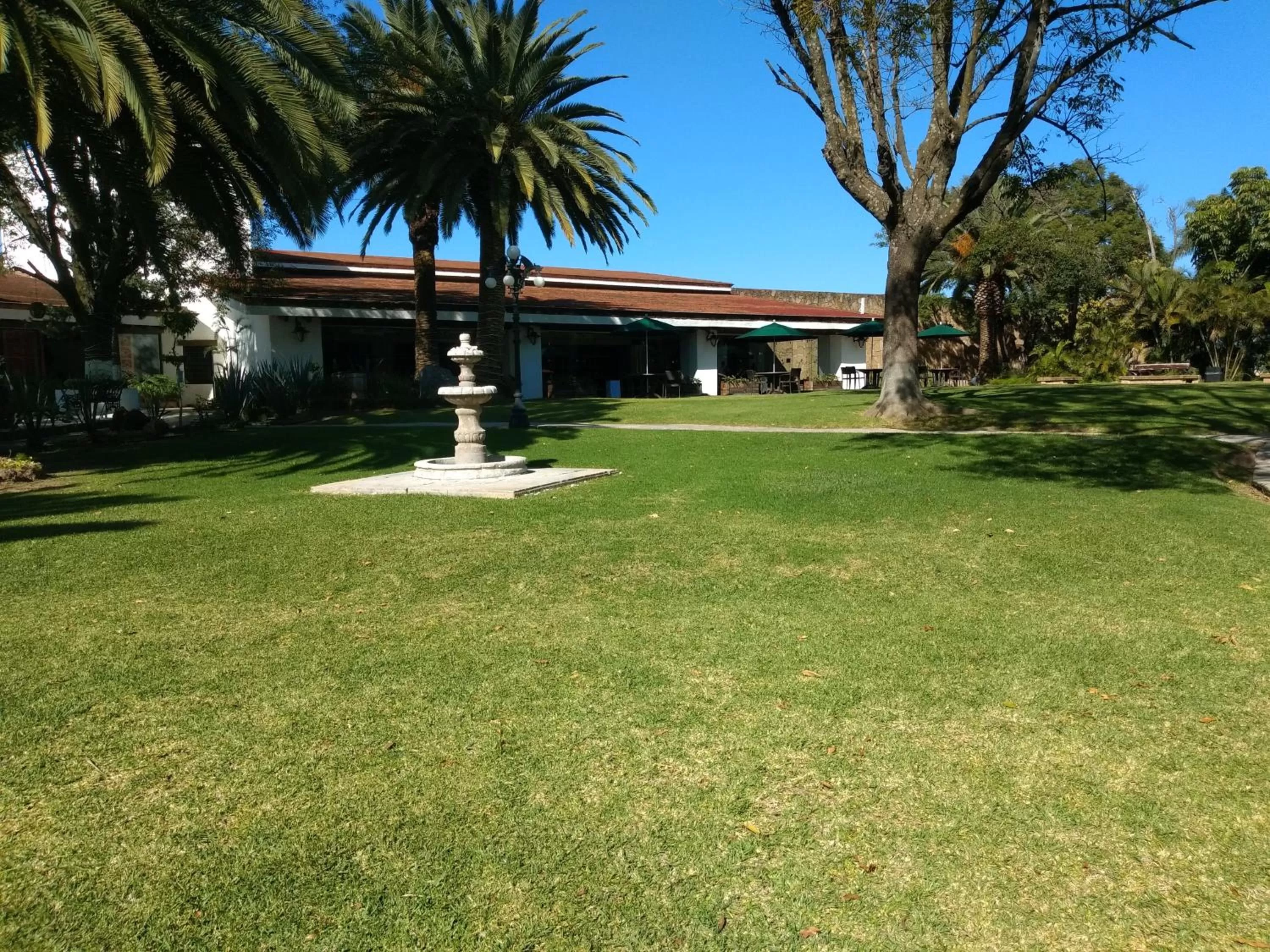 Garden in Radisson Hotel Tapatio Guadalajara Aeropuerto