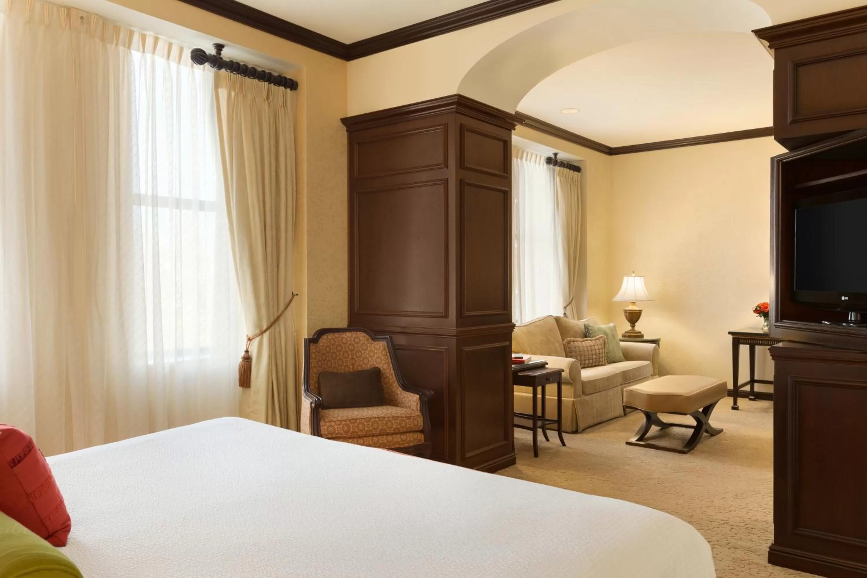 Photo of the whole room, Bed in Hotel Du Pont