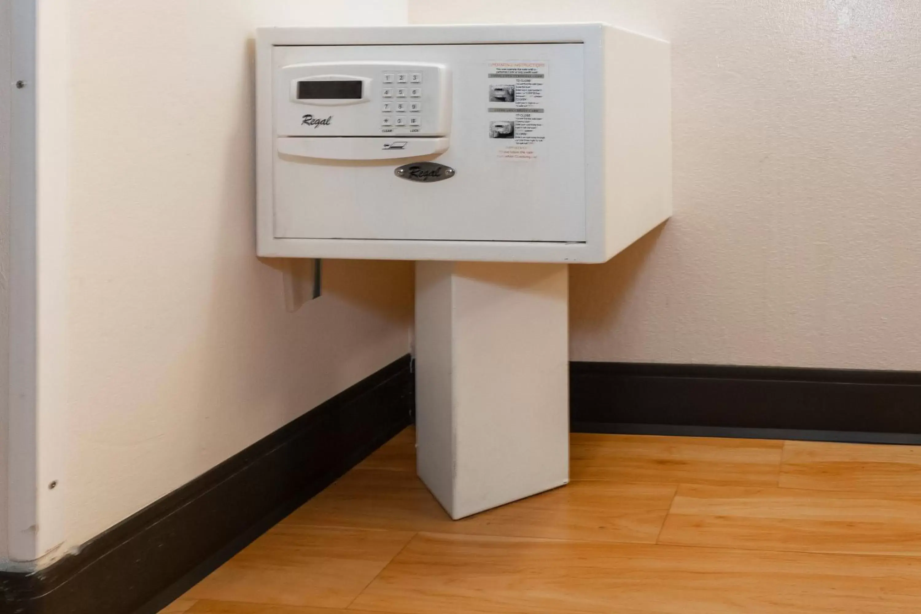 Bedroom in Red Roof Inn Lumberton Bedroom in Red Roof Inn Lumberton