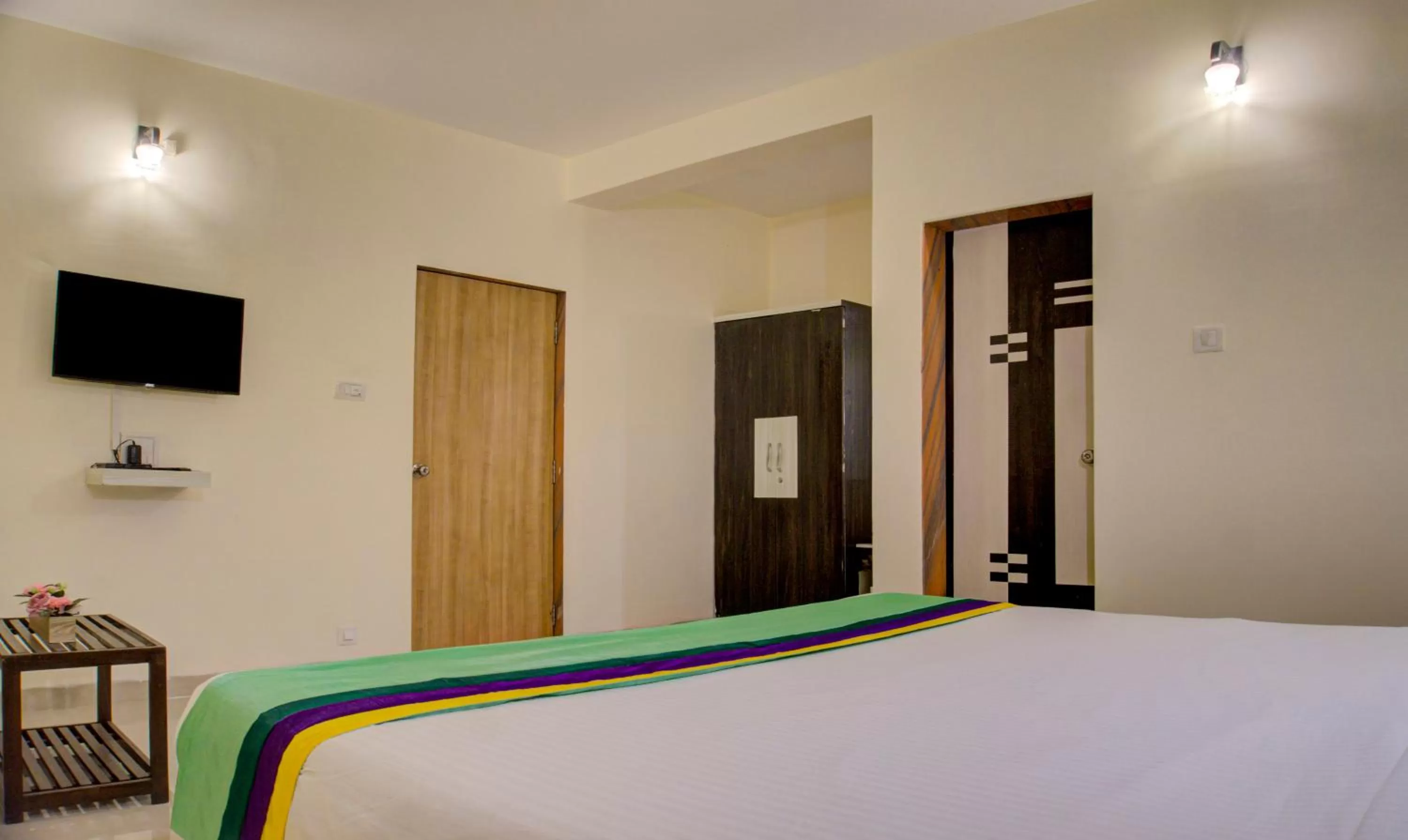 Double Room - single occupancy in Treebo Trend Glenvista Estate