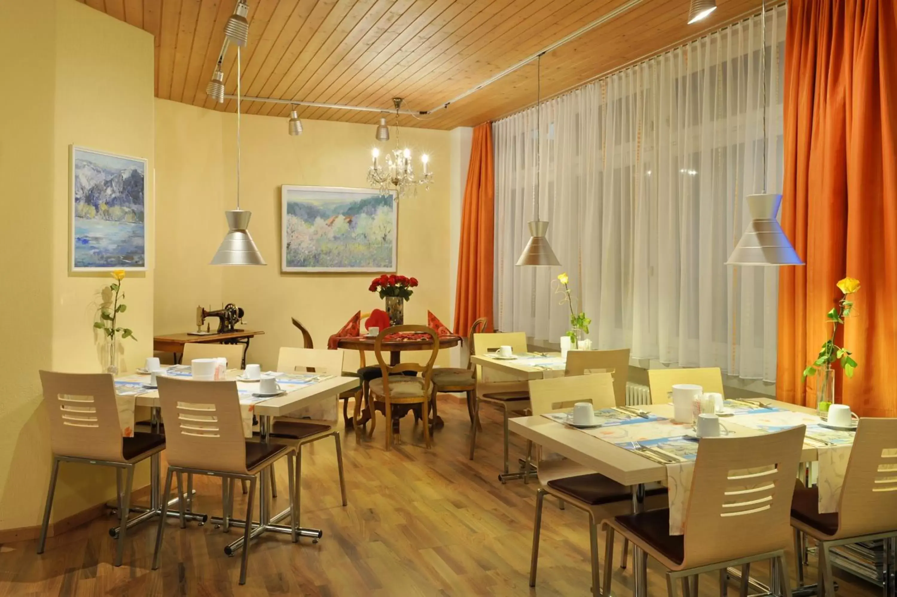 Buffet breakfast, Restaurant/Places to Eat in Hotel Derby Interlaken - Action & Relax Hub