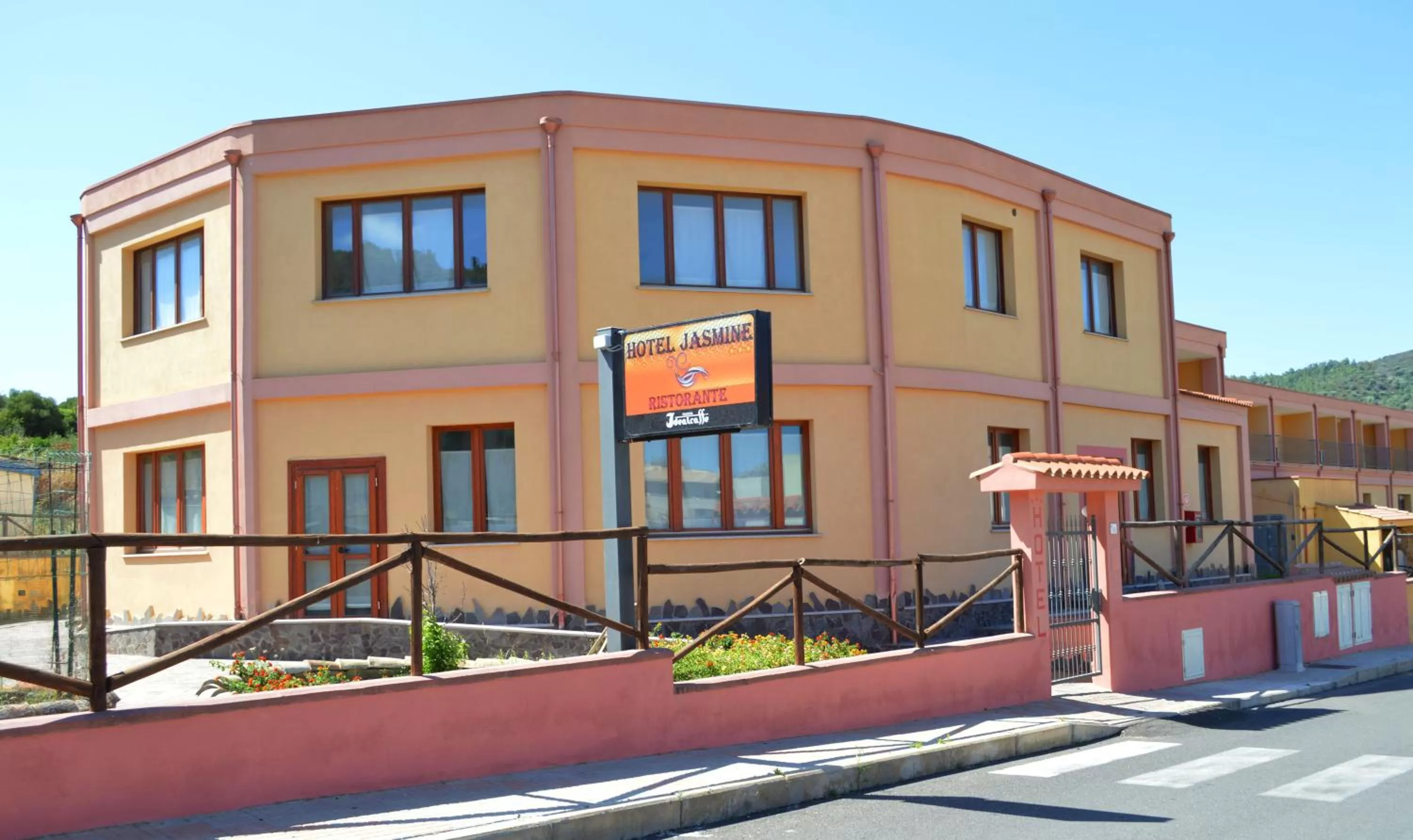 Facade/entrance in Hotel Jasmine