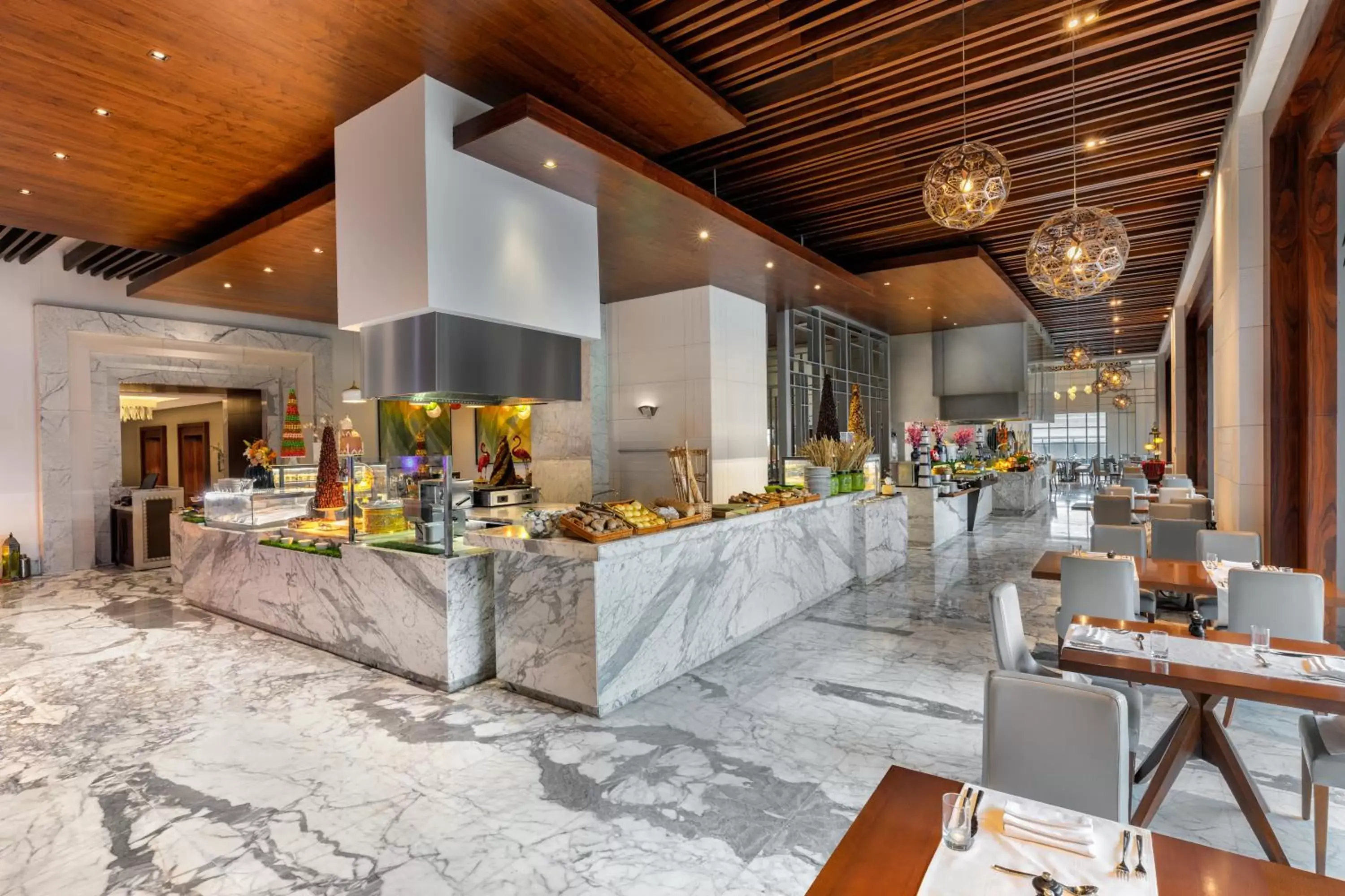 Breakfast, Restaurant/Places to Eat in Hilton Dubai Al Habtoor City