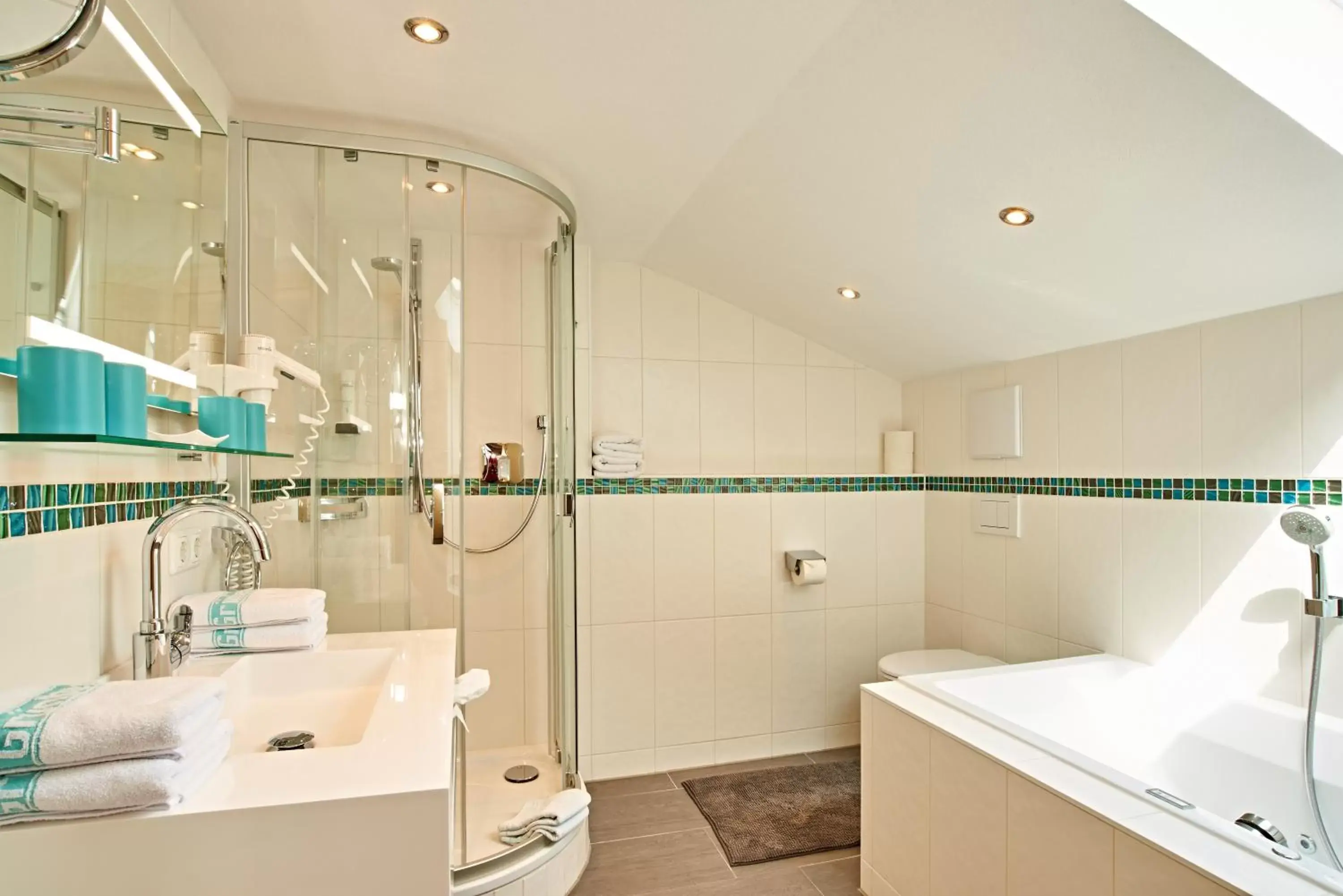 Shower in Hotel Grünberger superior