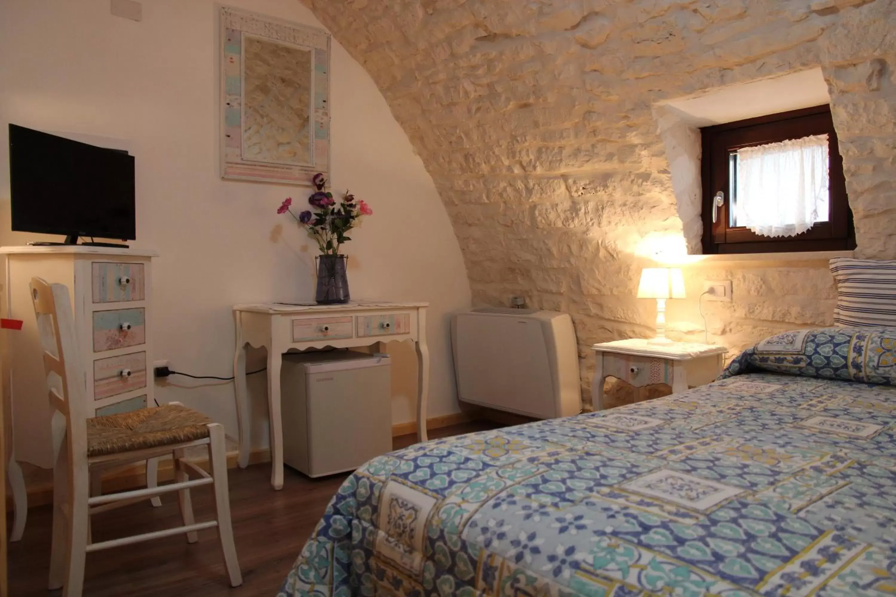 TV and multimedia, Bed in B&B Trulli Donna Isabella
