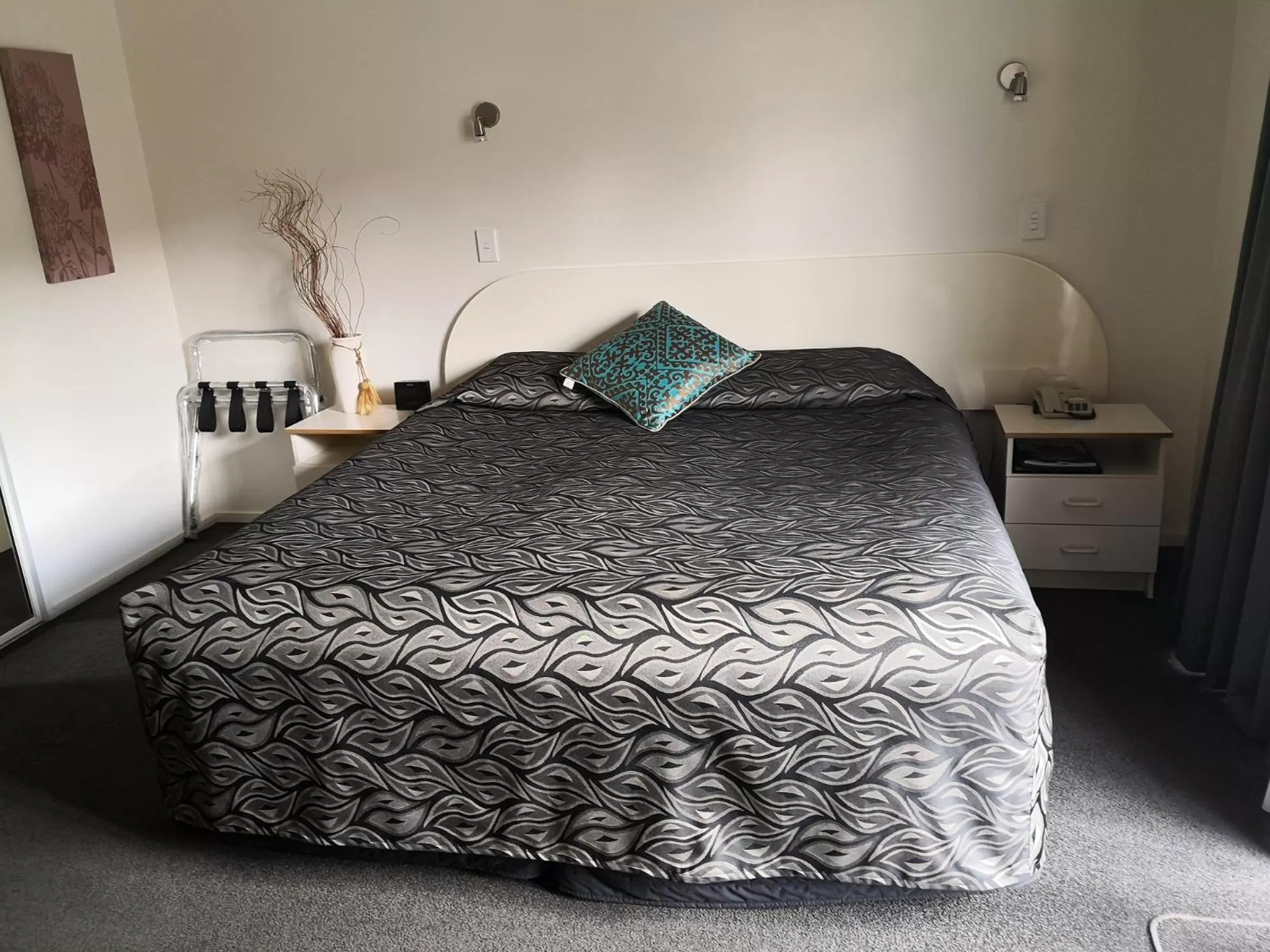 Breakfast, Bed in Annabelle Court Motel