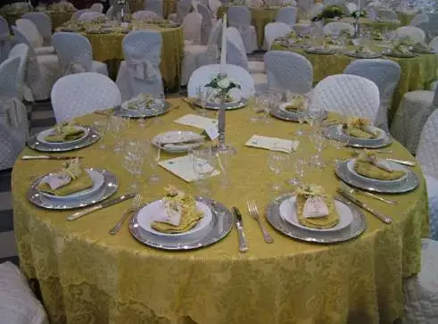 Restaurant/places to eat, Banquet Facilities in Platani Hotel